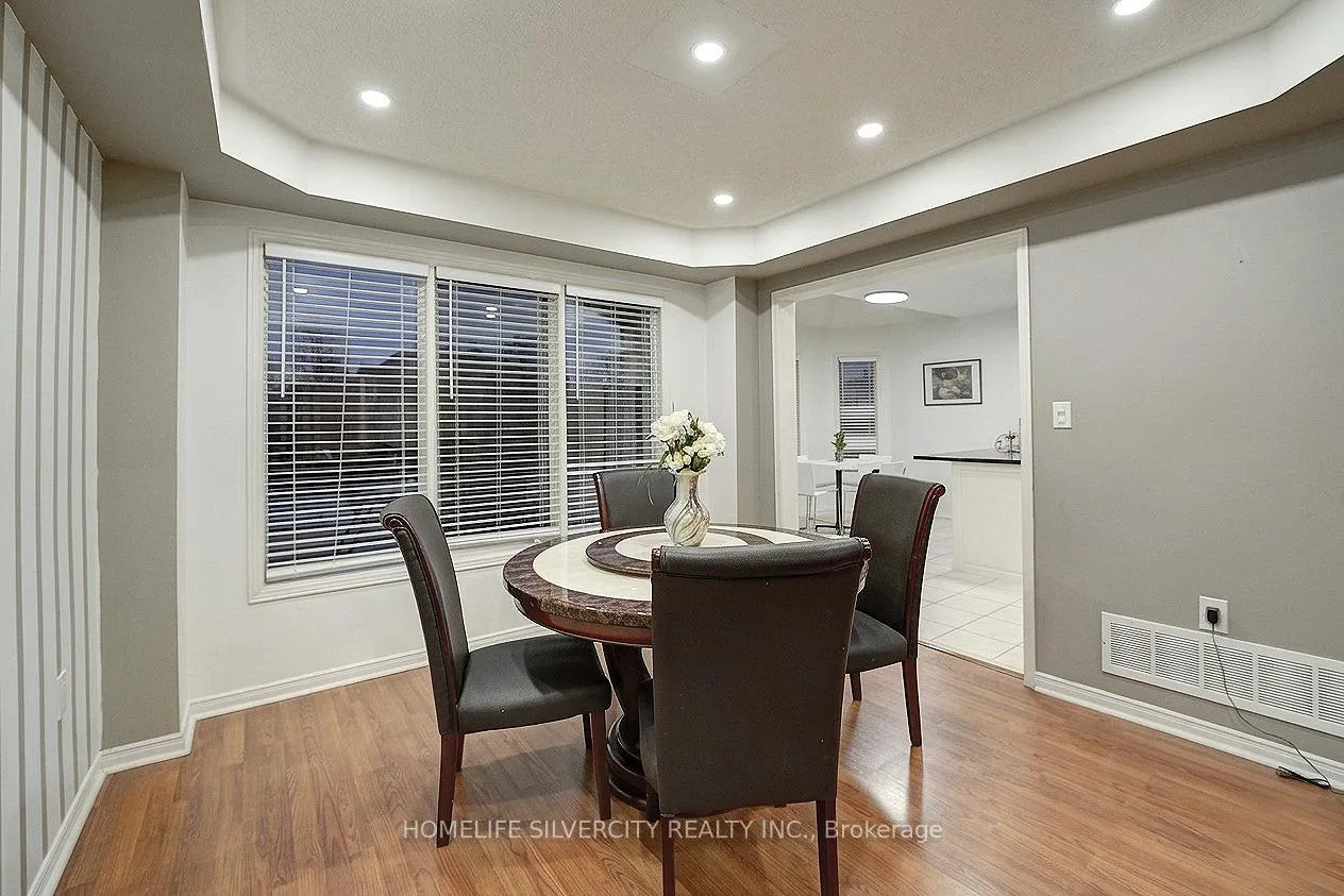 Photo 13 of 11 Rangeland Road, Brampton, Sandringham-Wellington — HOMEH