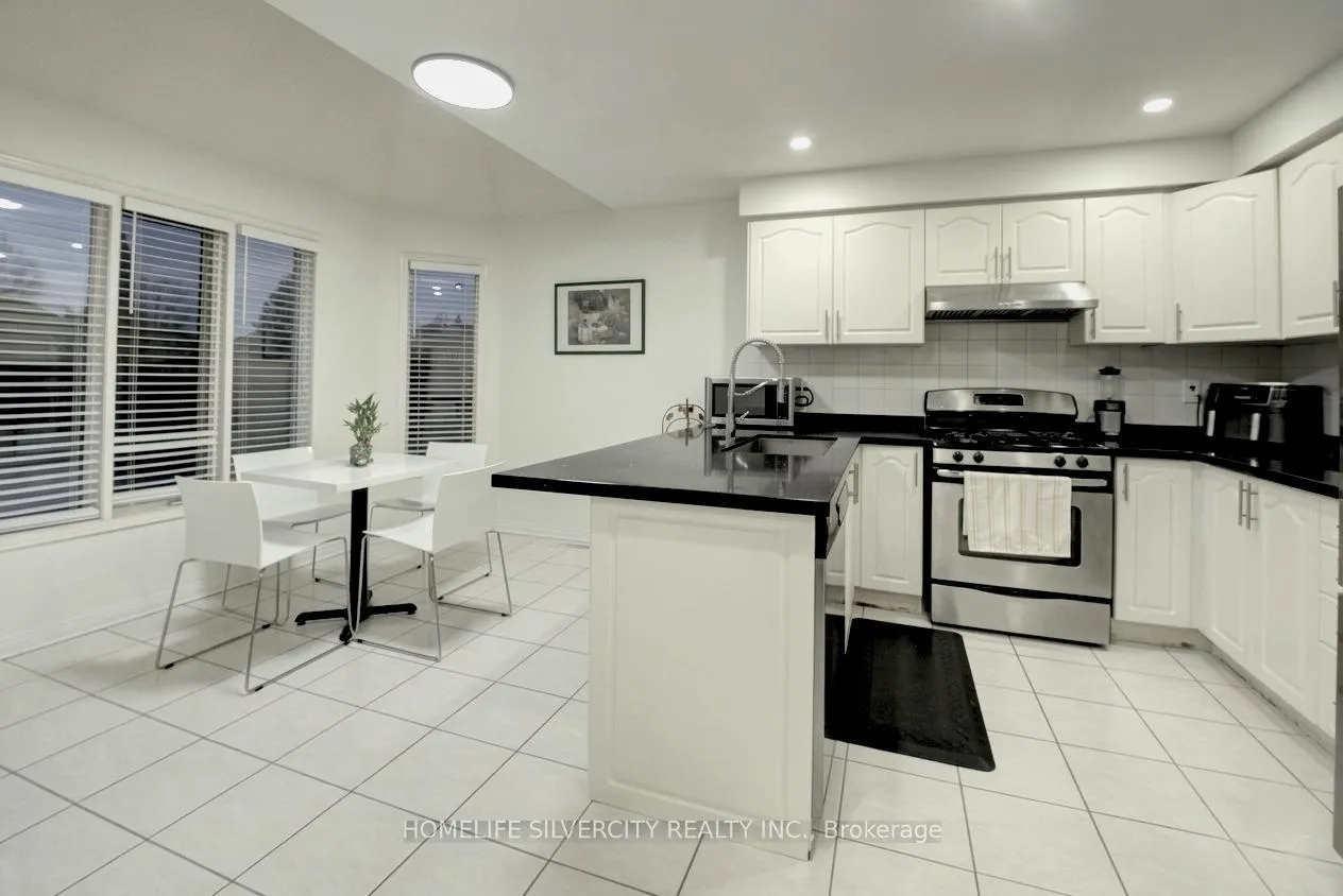 Photo 16 of 11 Rangeland Road, Brampton, Sandringham-Wellington — HOMEH