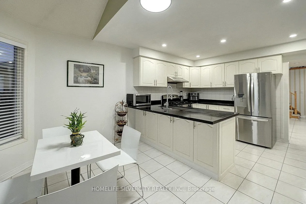 Photo 17 of 11 Rangeland Road, Brampton, Sandringham-Wellington — HOMEH