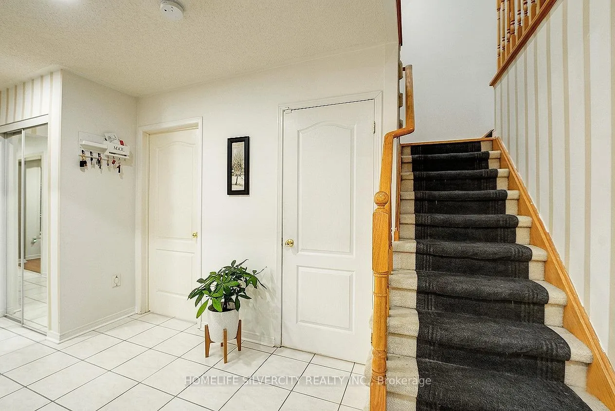 Photo 21 of 11 Rangeland Road, Brampton, Sandringham-Wellington — HOMEH