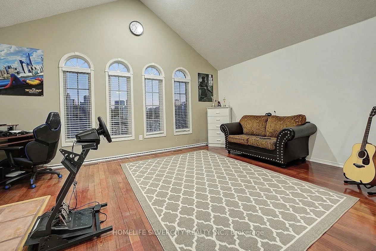 Photo 24 of 11 Rangeland Road, Brampton, Sandringham-Wellington — HOMEH
