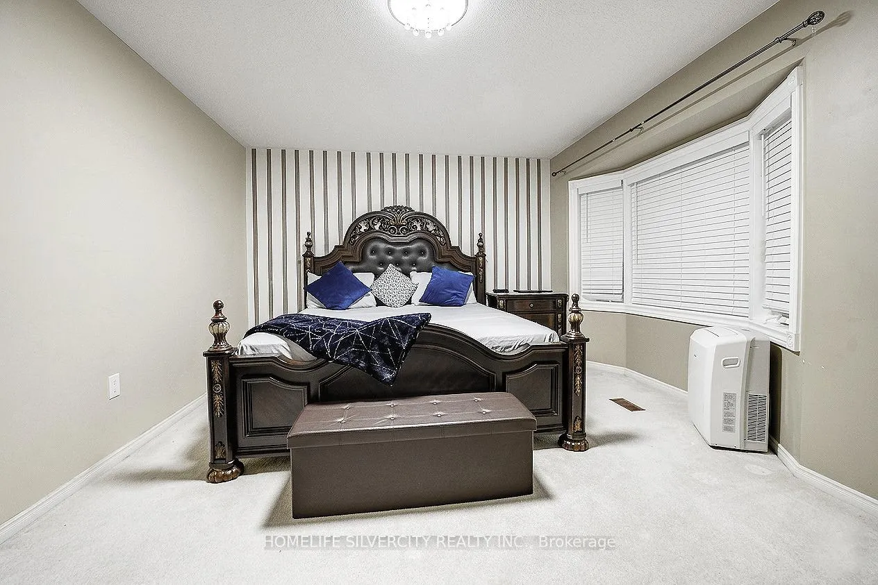 Photo 33 of 11 Rangeland Road, Brampton, Sandringham-Wellington — HOMEH