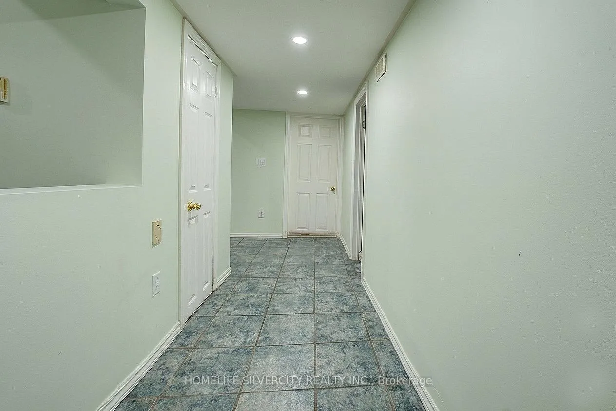 Photo 35 of 11 Rangeland Road, Brampton, Sandringham-Wellington — HOMEH