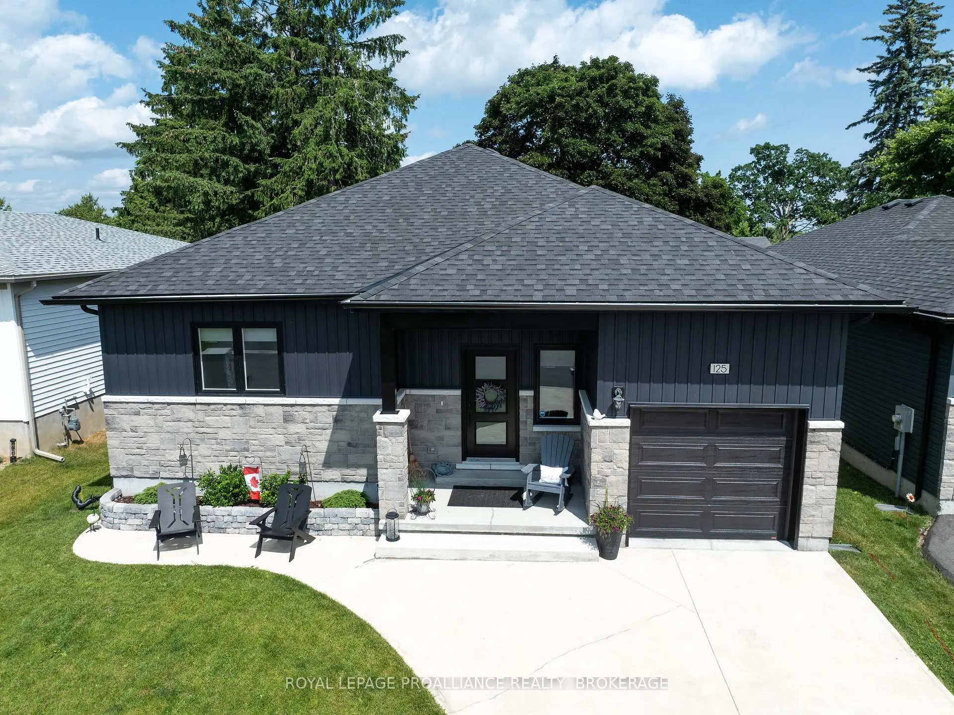 Photo 1 of 125 Maplecroft Court, Gananoque — HOMEH