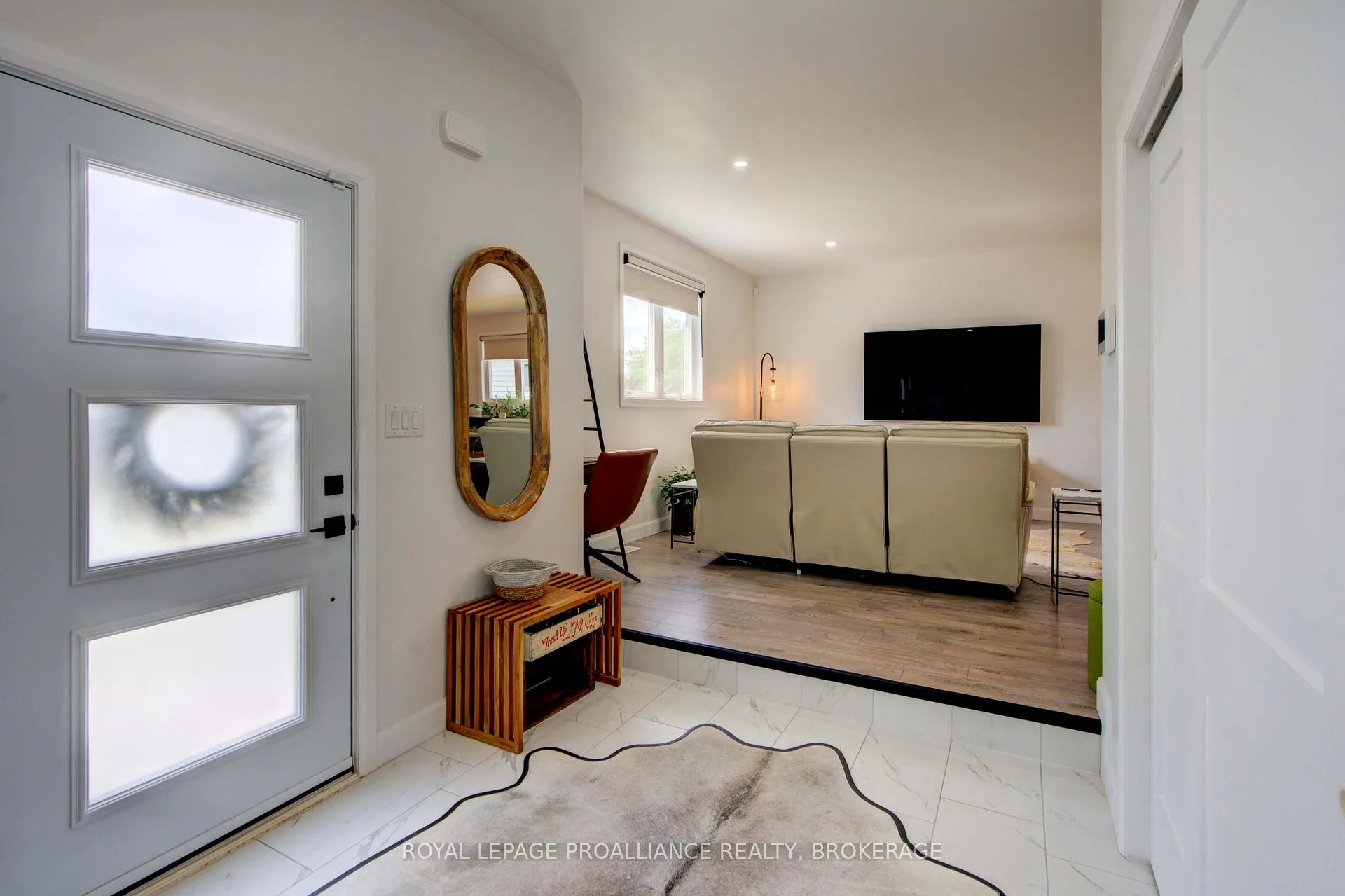 Photo 4 of 125 Maplecroft Court, Gananoque — HOMEH