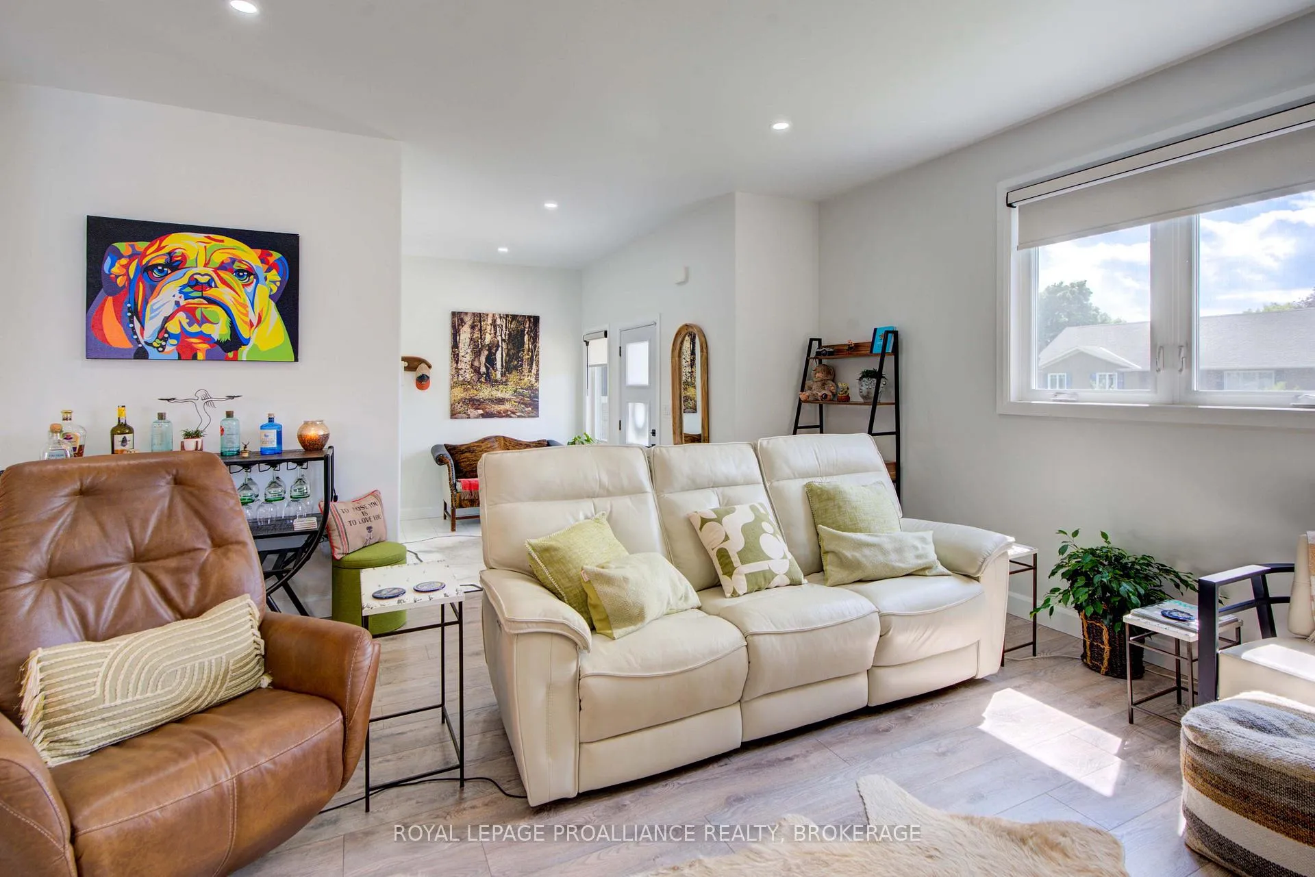 Photo 8 of 125 Maplecroft Court, Gananoque — HOMEH