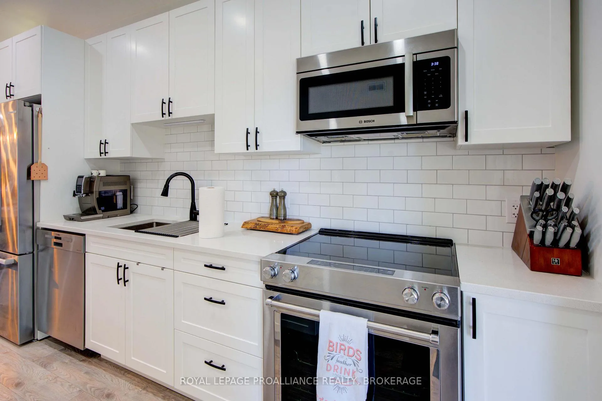 Photo 16 of 125 Maplecroft Court, Gananoque — HOMEH