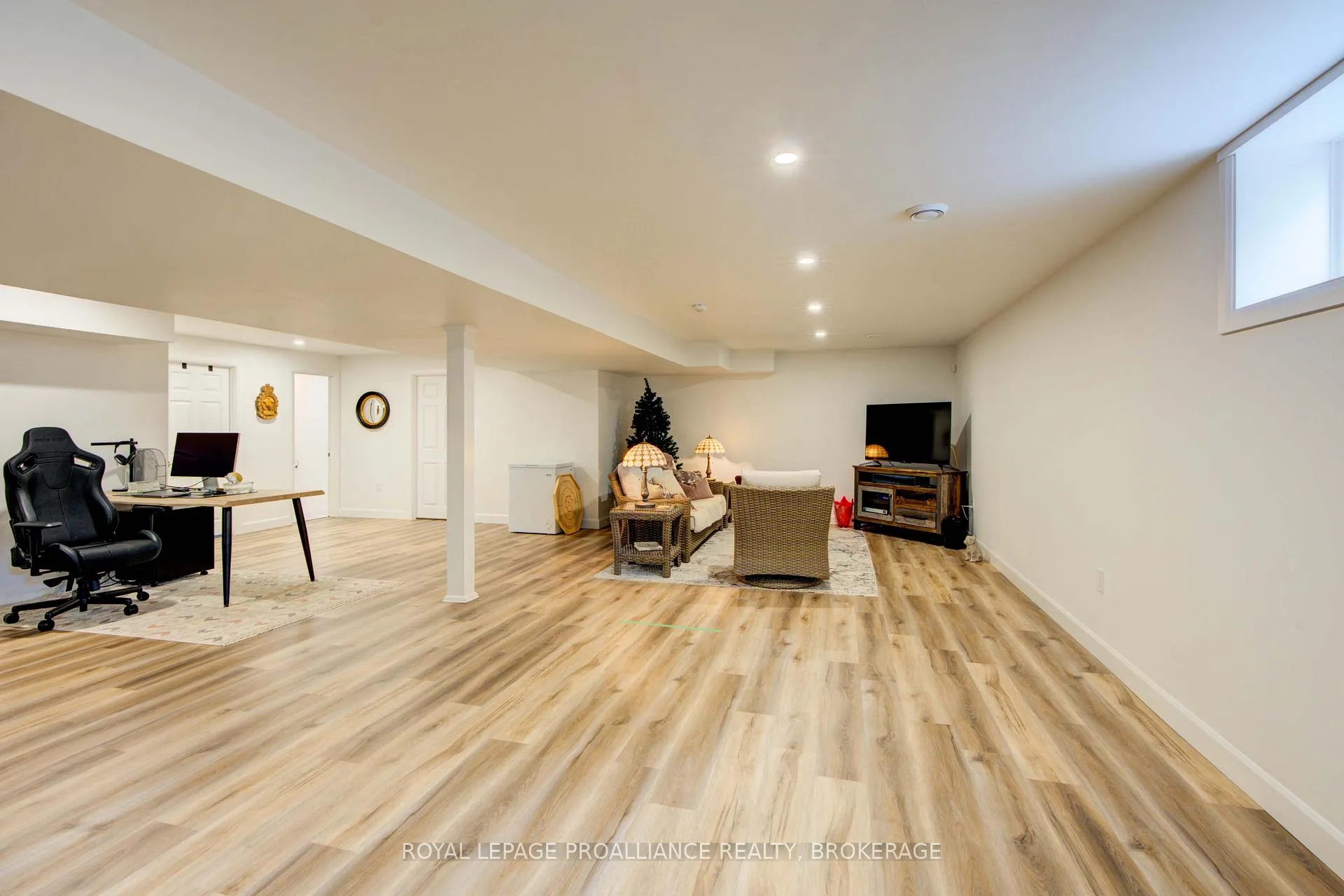 Photo 32 of 125 Maplecroft Court, Gananoque — HOMEH