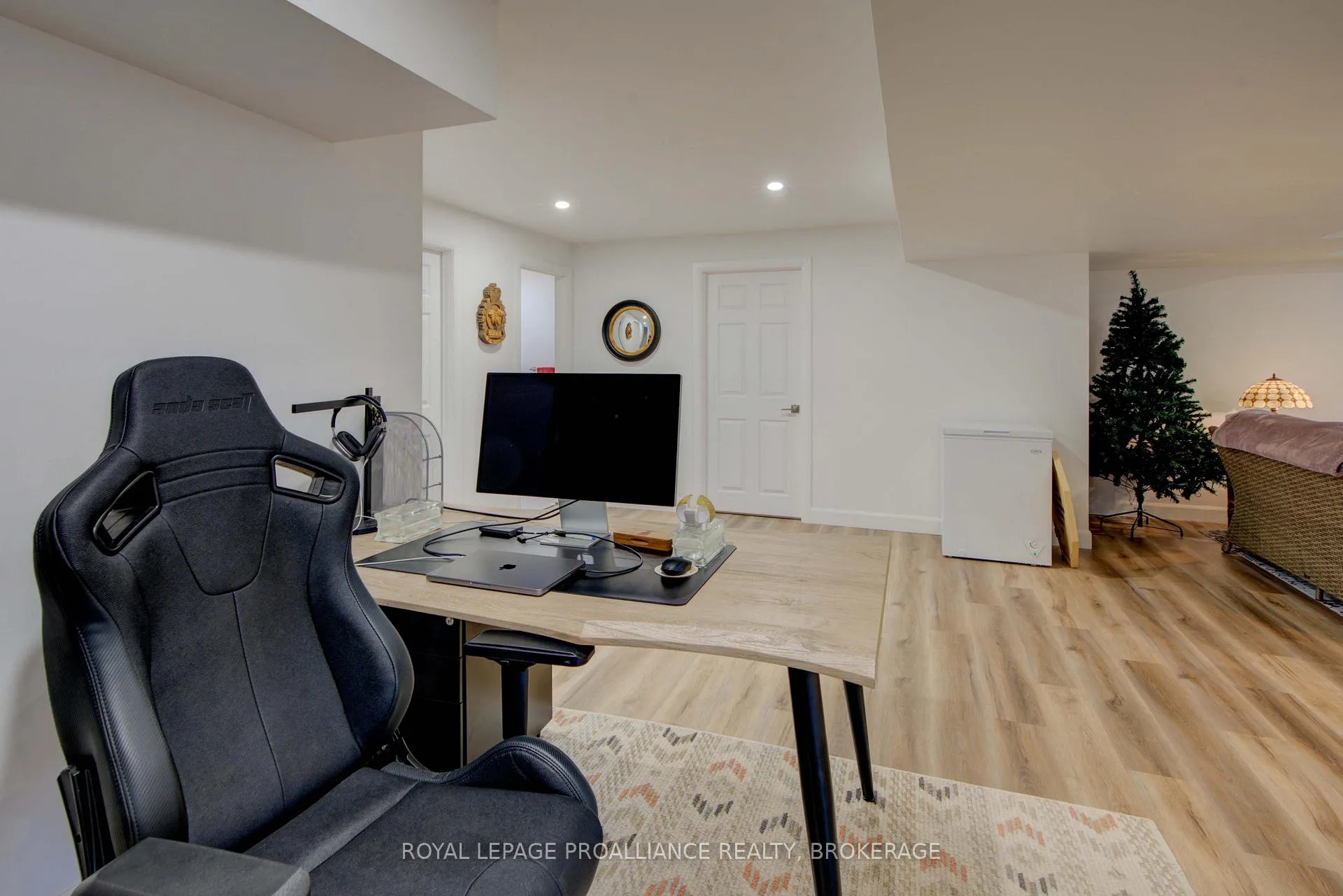 Photo 35 of 125 Maplecroft Court, Gananoque — HOMEH
