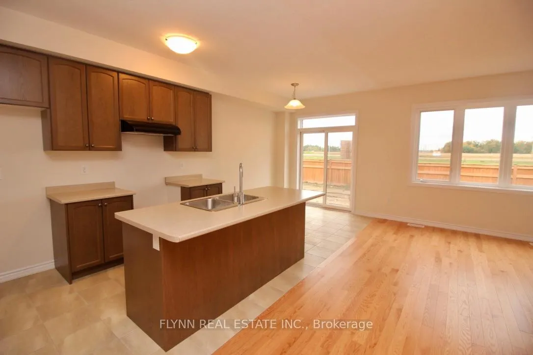 Photo 3 of 272 Explorer Way, Thorold, Rolling Meadows — HOMEH