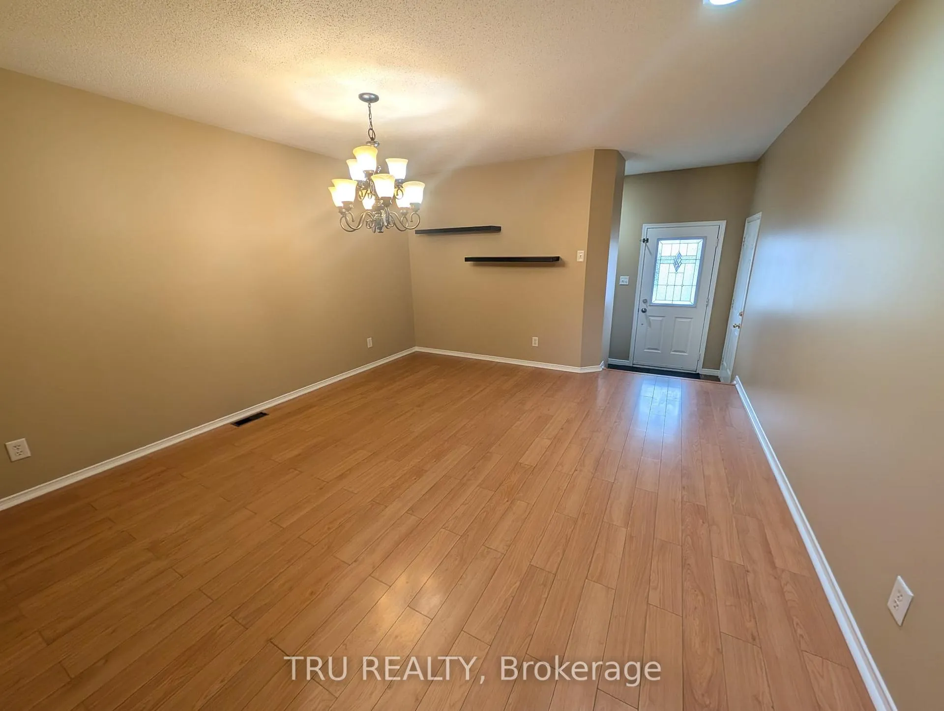 Photo 2 of 94 Hathaway Drive, Ottawa, Barrhaven East — HOMEH