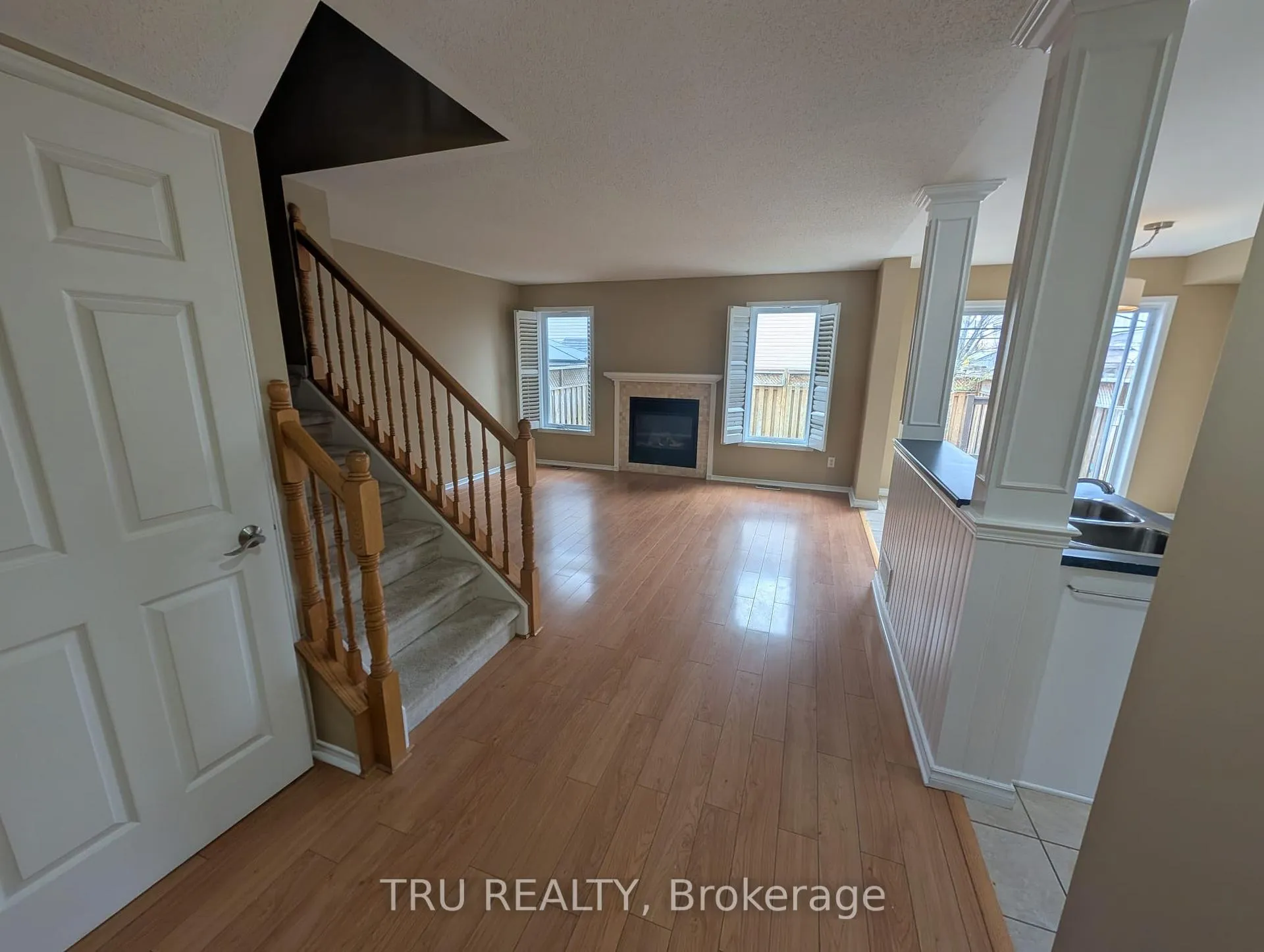 Photo 5 of 94 Hathaway Drive, Ottawa, Barrhaven East — HOMEH