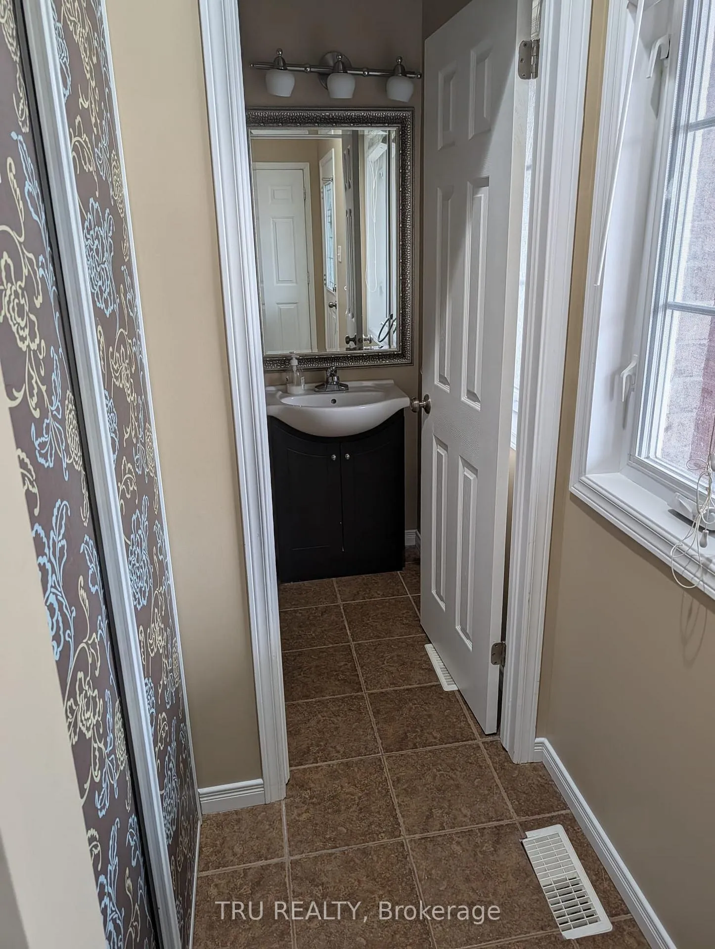 Photo 7 of 94 Hathaway Drive, Ottawa, Barrhaven East — HOMEH