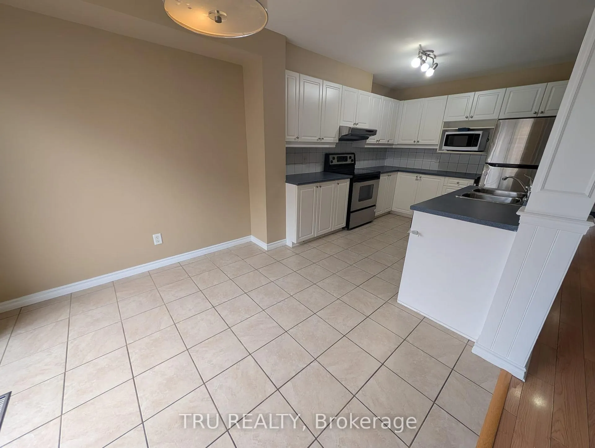 Photo 8 of 94 Hathaway Drive, Ottawa, Barrhaven East — HOMEH