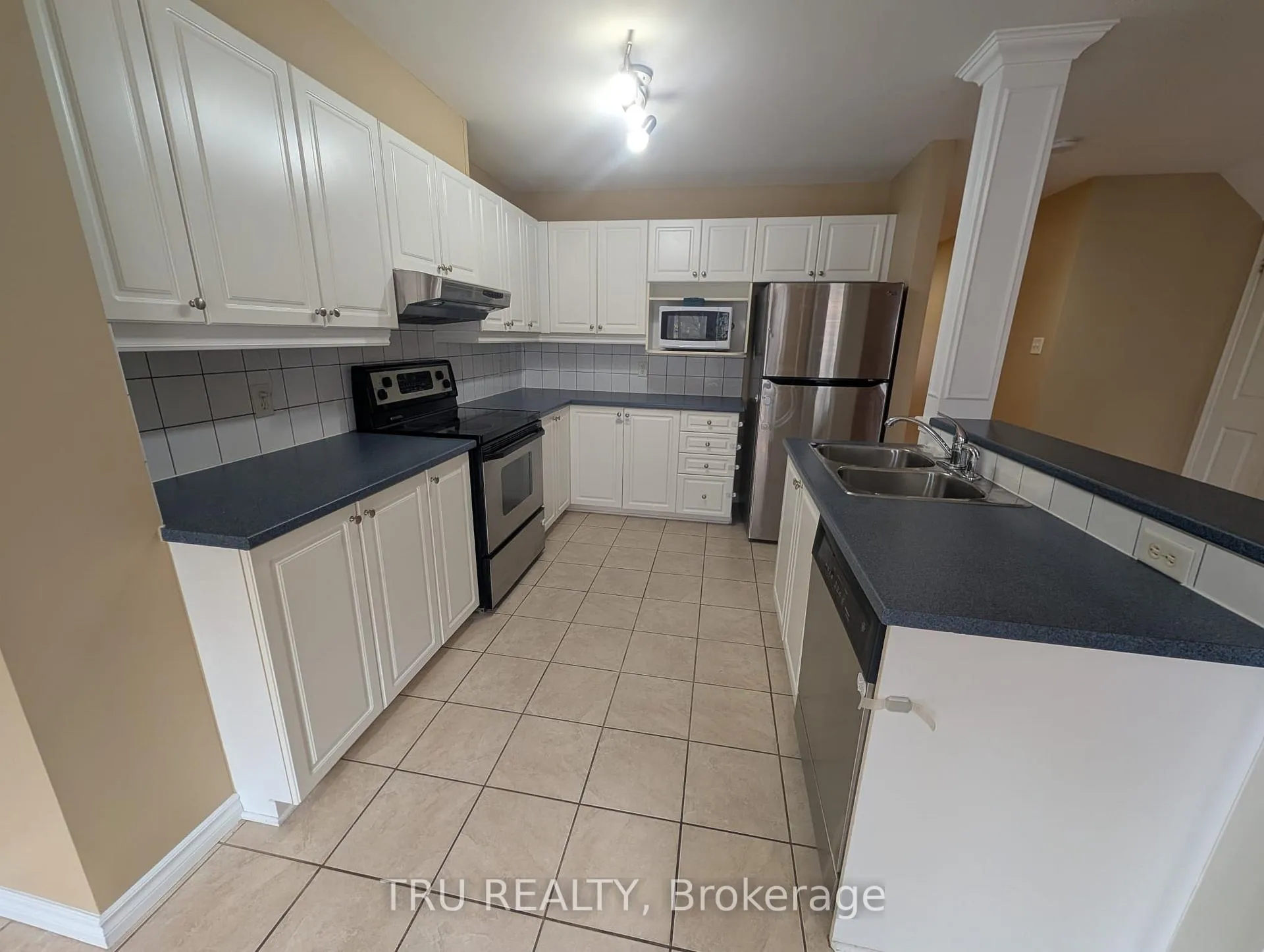 Photo 10 of 94 Hathaway Drive, Ottawa, Barrhaven East — HOMEH