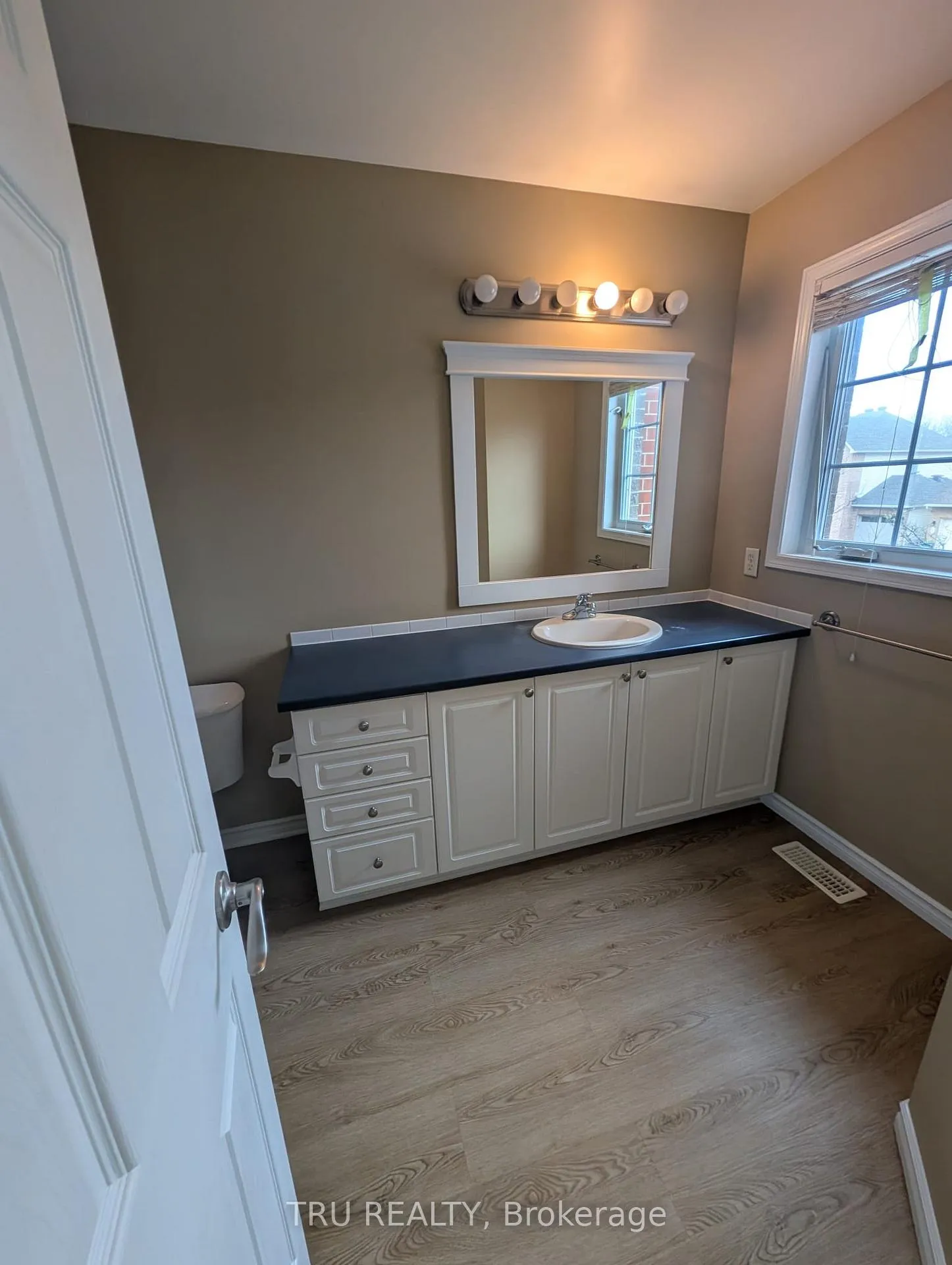 Photo 16 of 94 Hathaway Drive, Ottawa, Barrhaven East — HOMEH