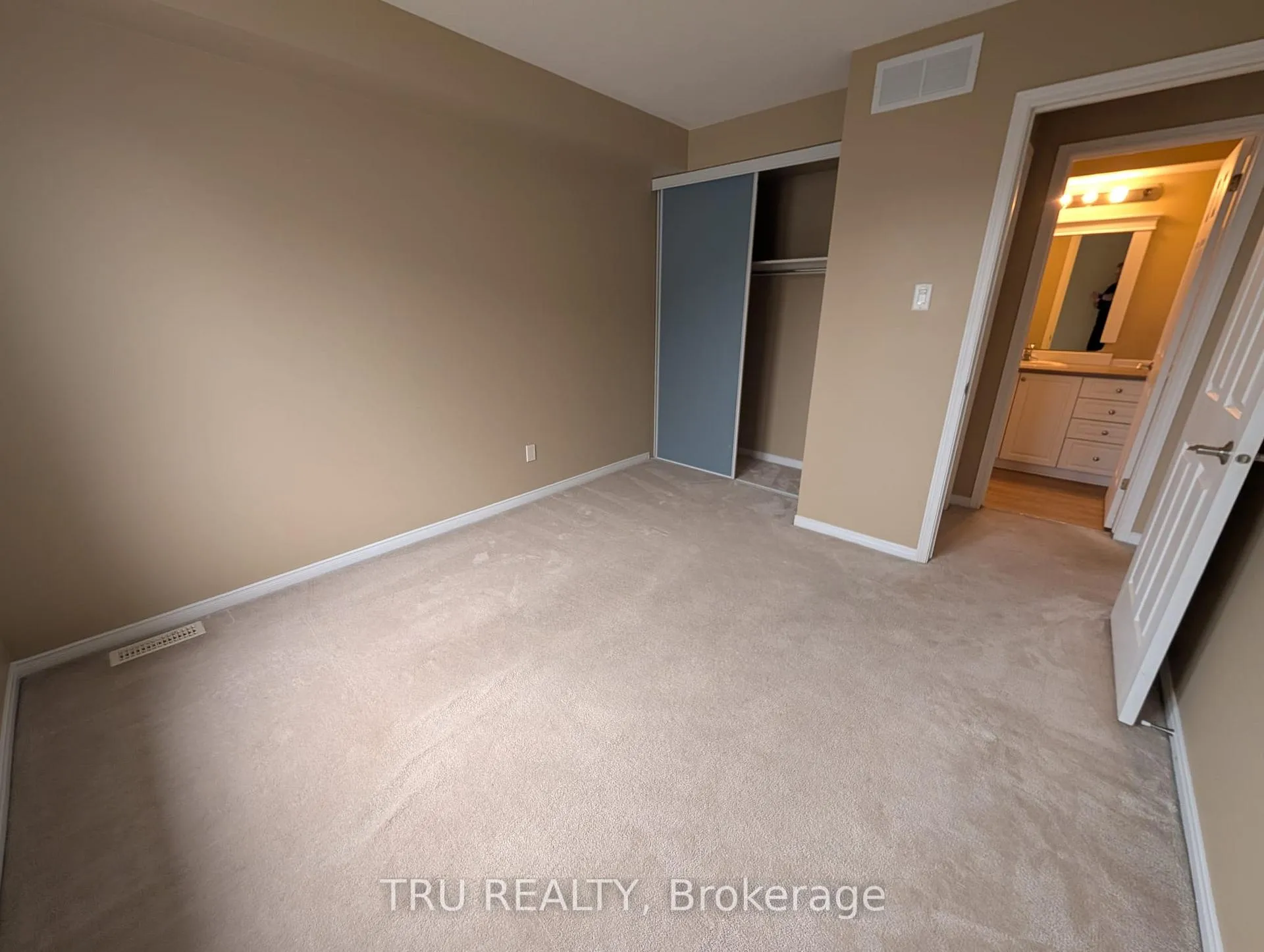 Photo 17 of 94 Hathaway Drive, Ottawa, Barrhaven East — HOMEH