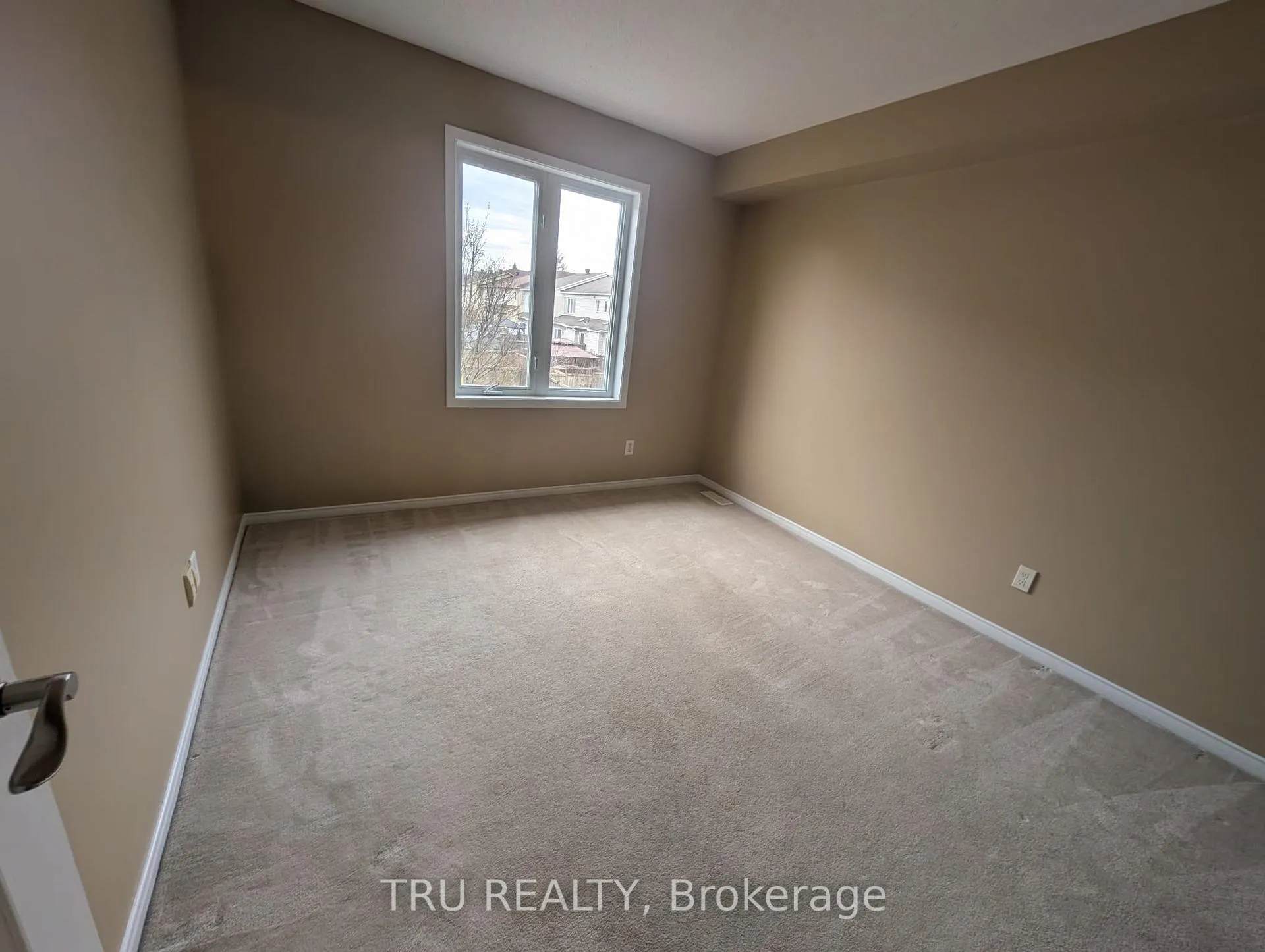 Photo 18 of 94 Hathaway Drive, Ottawa, Barrhaven East — HOMEH