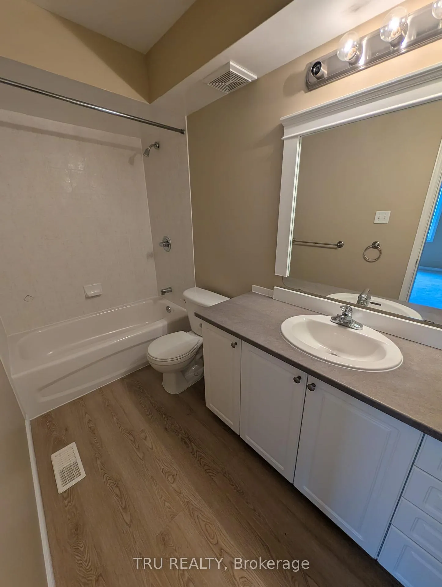Photo 21 of 94 Hathaway Drive, Ottawa, Barrhaven East — HOMEH