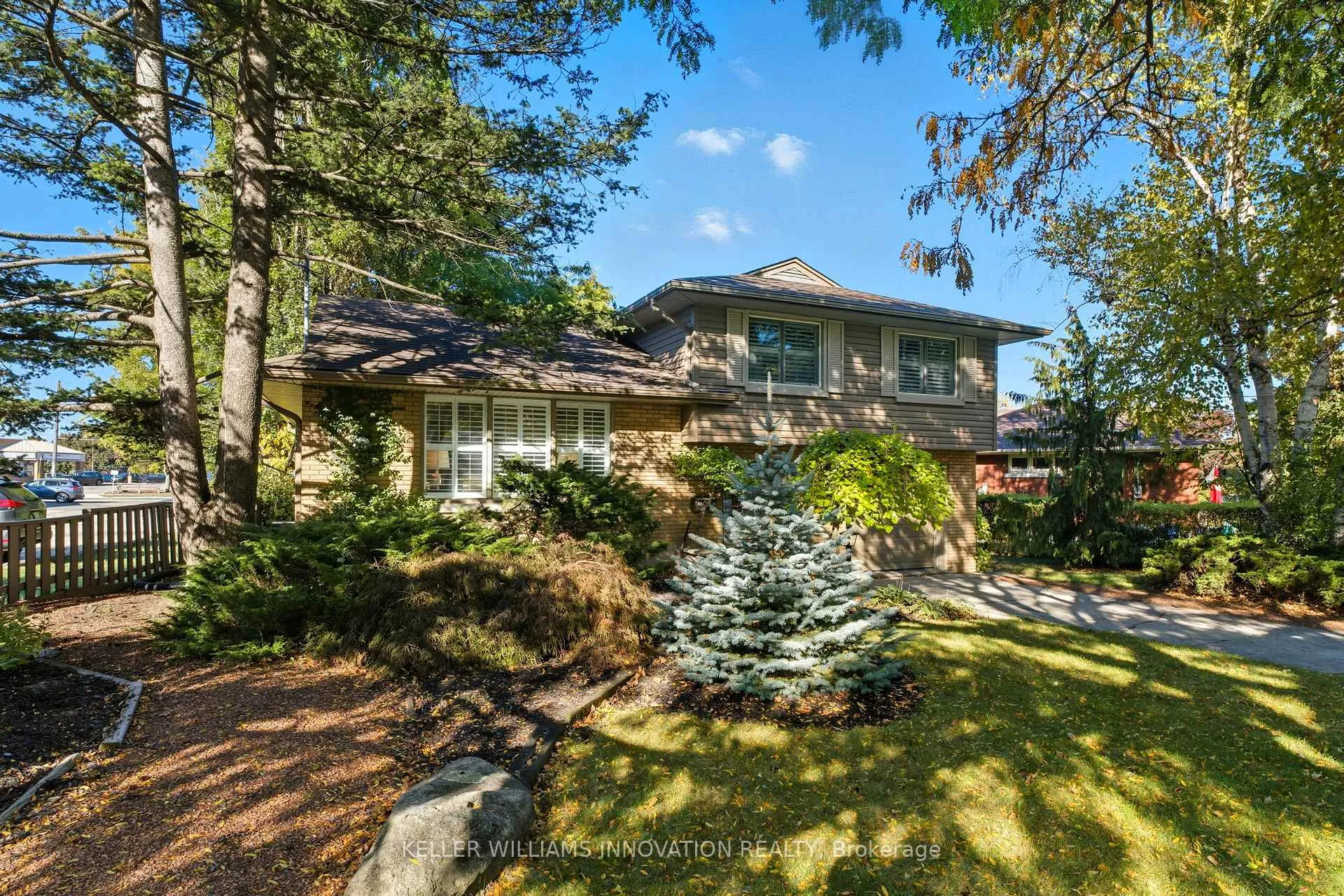 Photo 3 of 37 Kensington Avenue, Kitchener — HOMEH