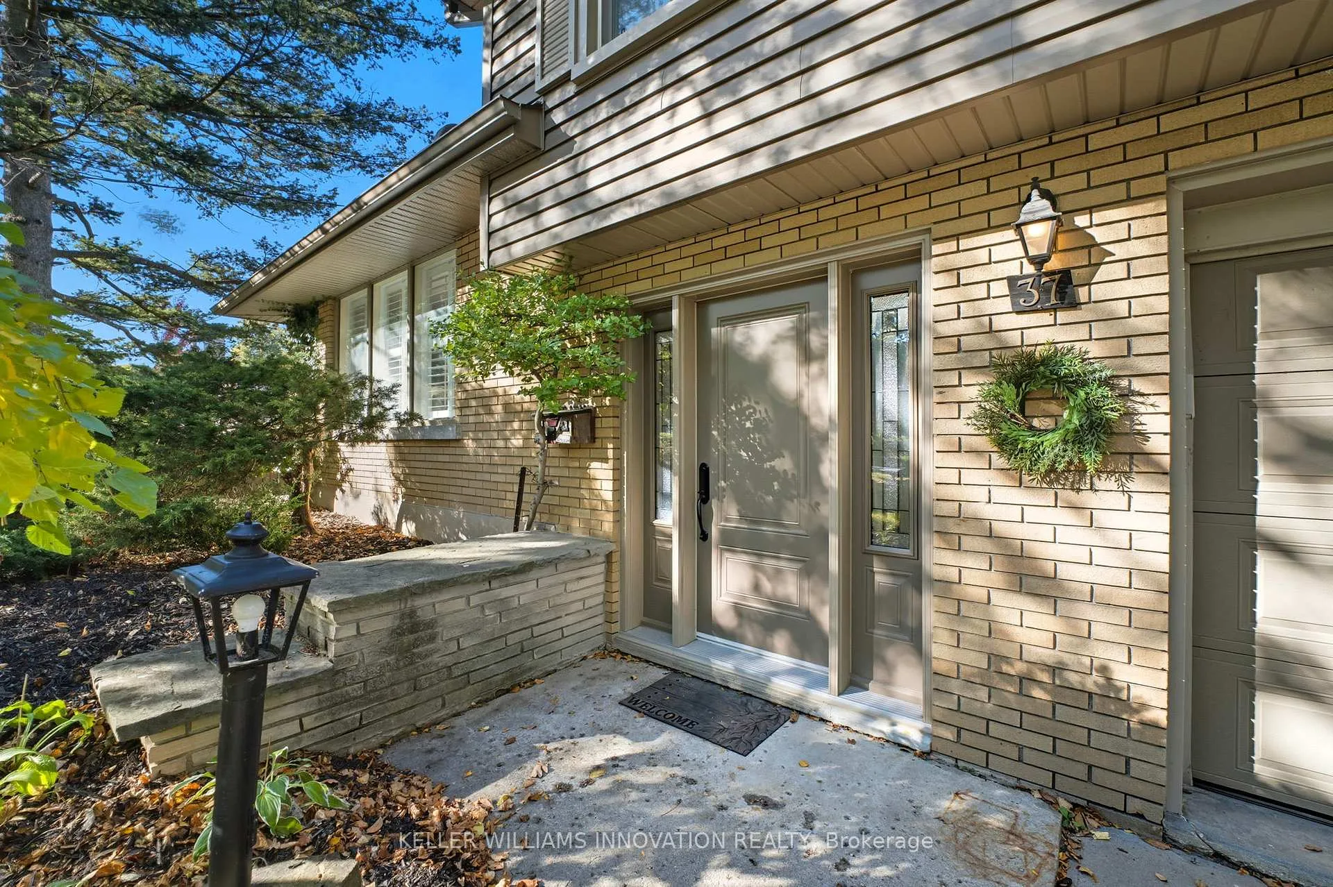 Photo 4 of 37 Kensington Avenue, Kitchener — HOMEH