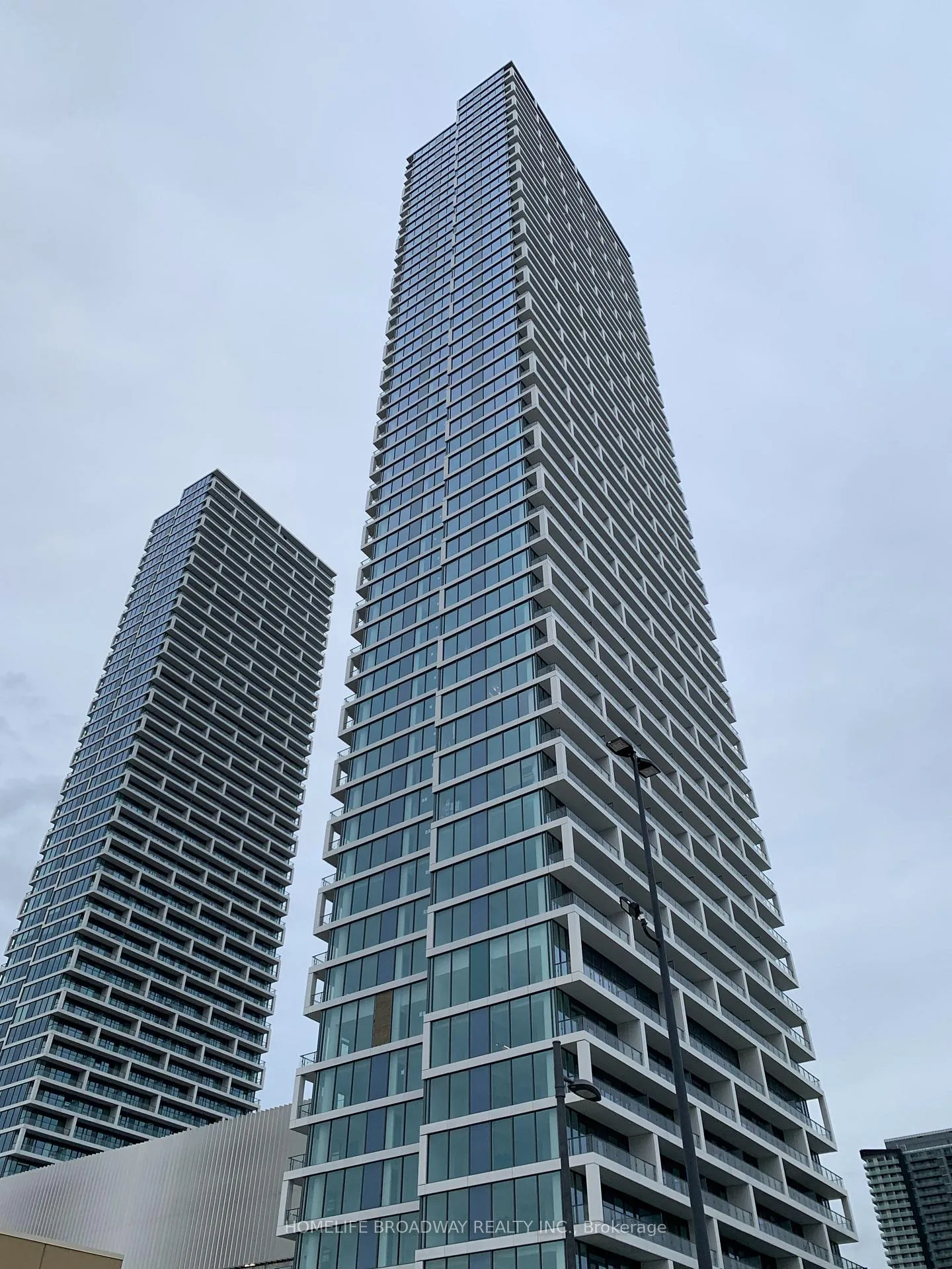 Photo 1 of Unit 2102, 5 Buttermill Avenue, Vaughan, Concord — HOMEH