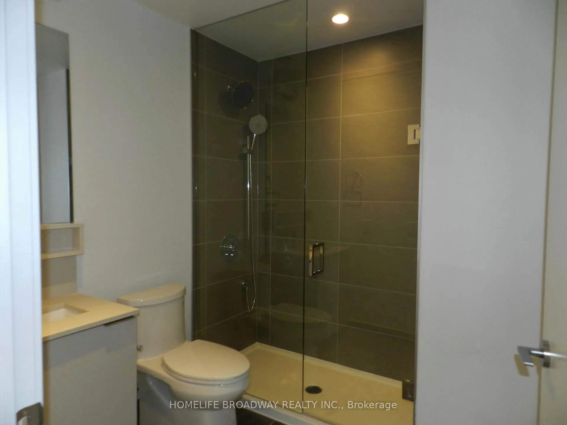 Photo 4 of Unit 2102, 5 Buttermill Avenue, Vaughan, Concord — HOMEH