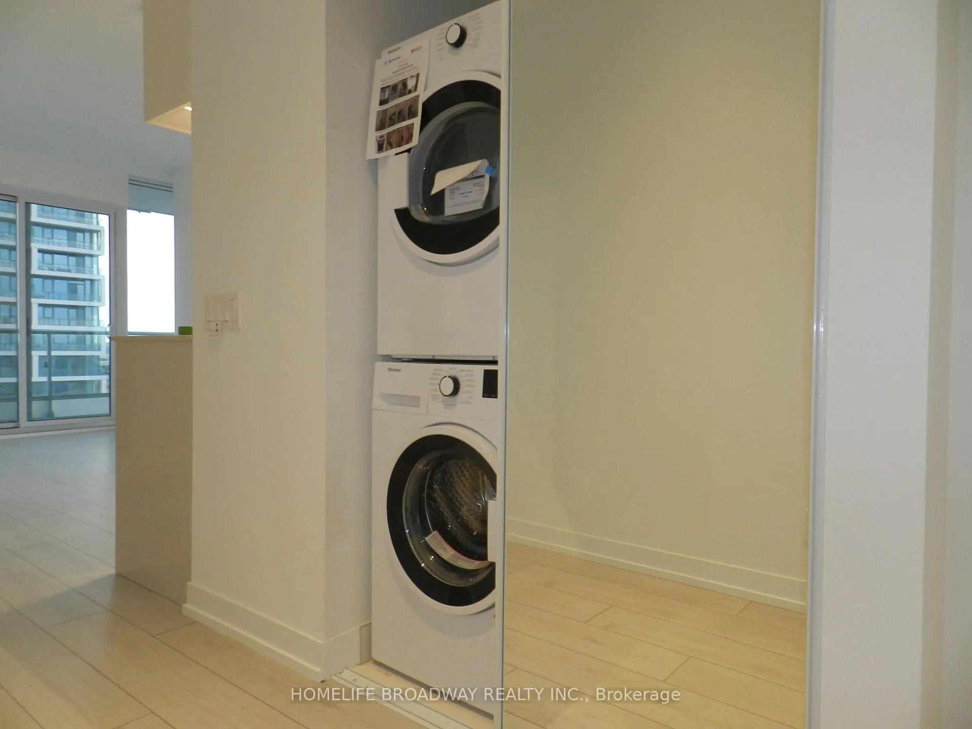 Photo 9 of Unit 2102, 5 Buttermill Avenue, Vaughan, Concord — HOMEH