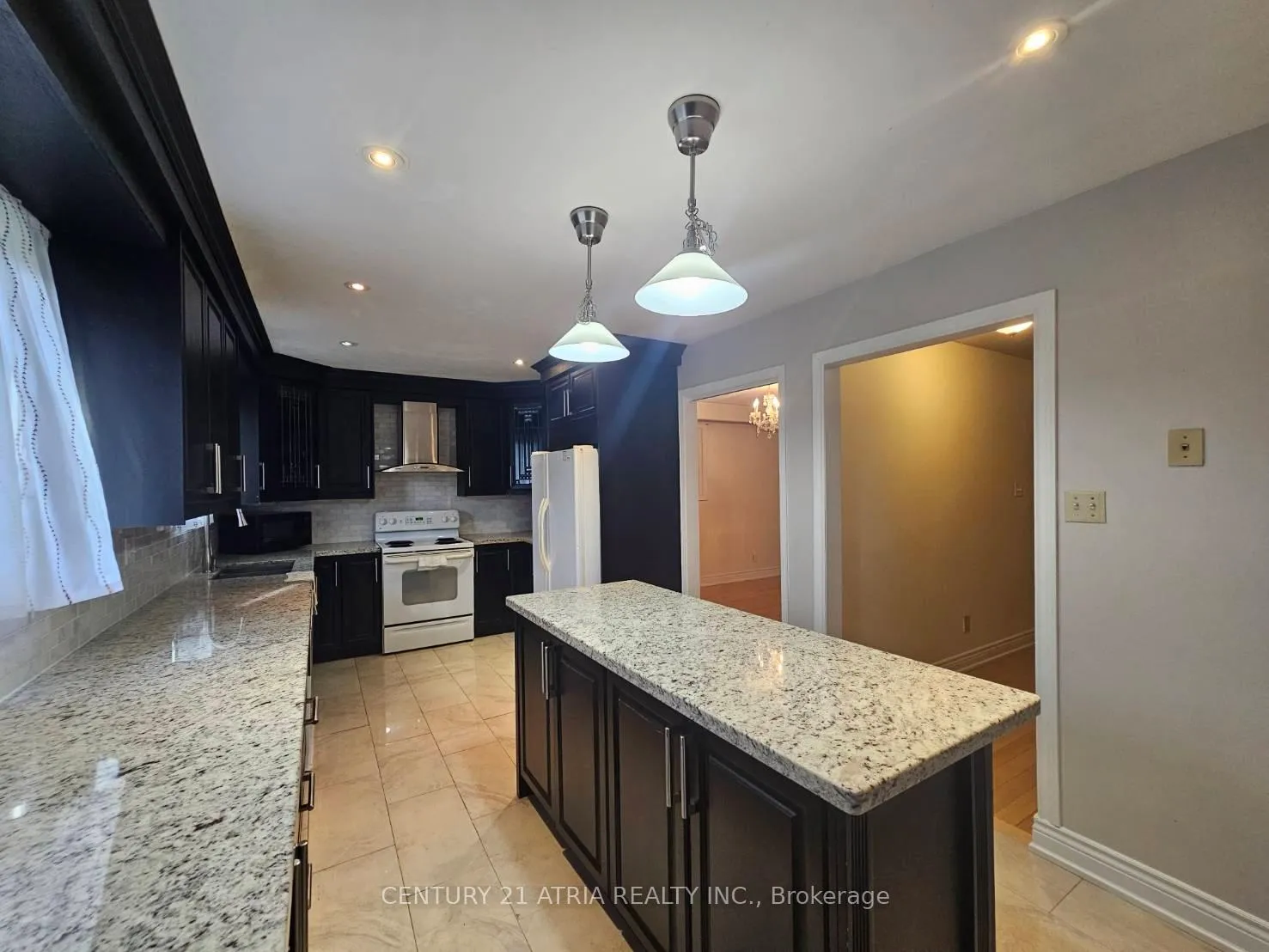 Photo 6 of 10 Kings Inn Trail, Markham, Bayview Fairway-Bayview Country Club Estates — HOMEH