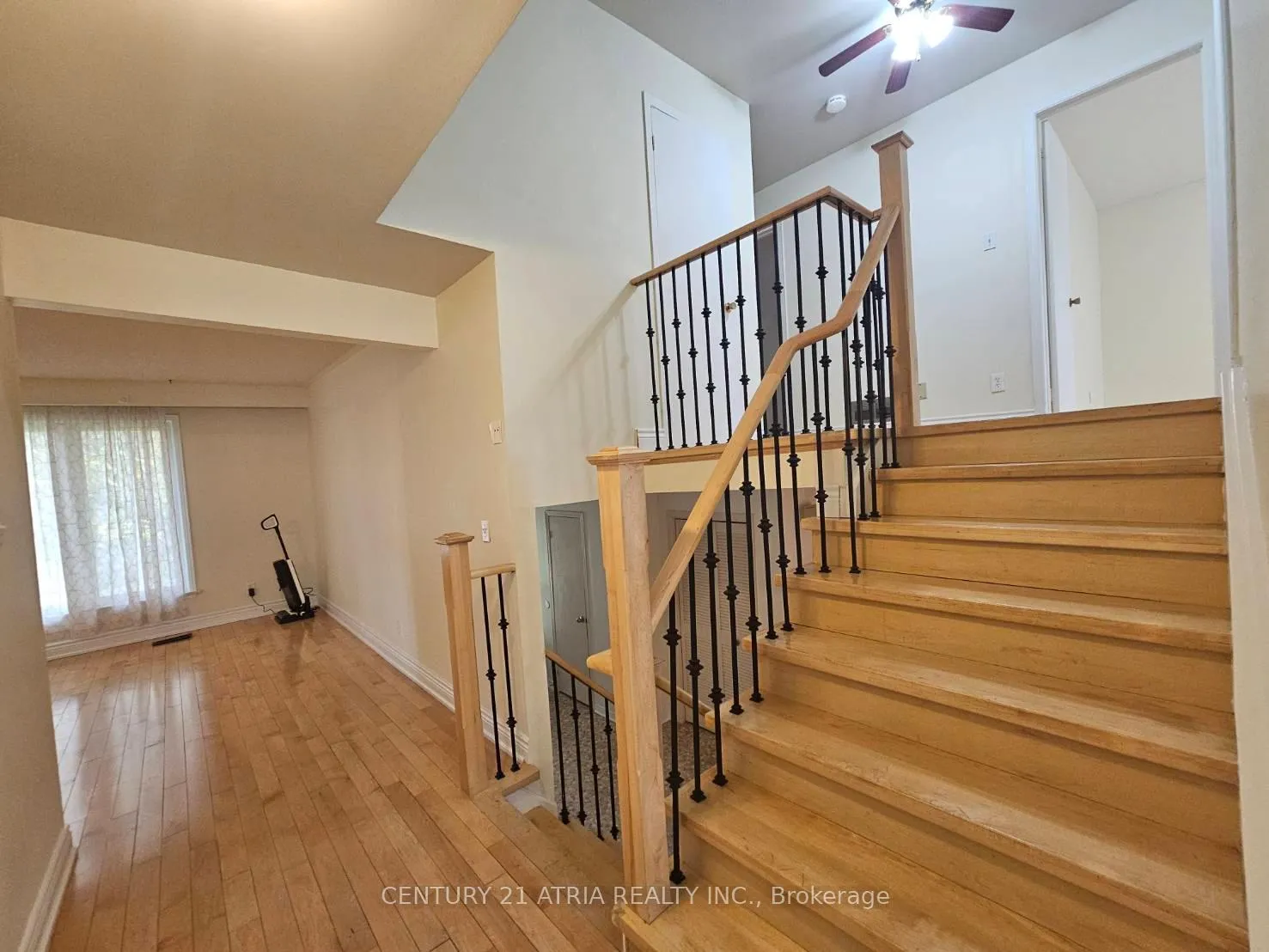 Photo 11 of 10 Kings Inn Trail, Markham, Bayview Fairway-Bayview Country Club Estates — HOMEH
