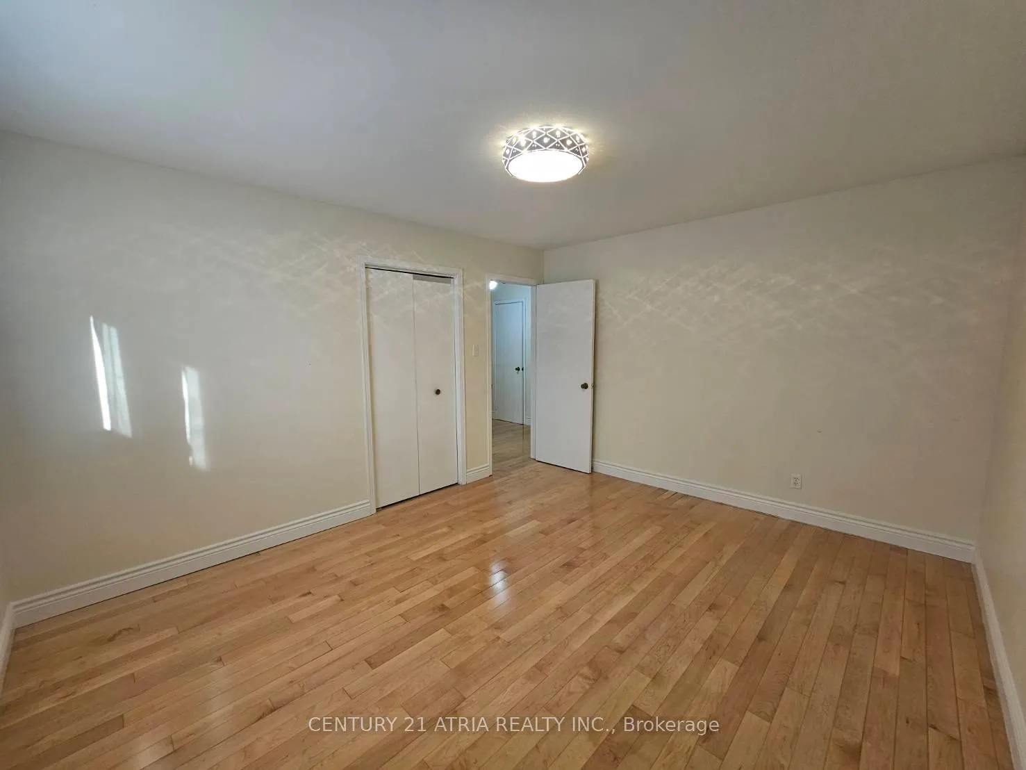 Photo 13 of 10 Kings Inn Trail, Markham, Bayview Fairway-Bayview Country Club Estates — HOMEH