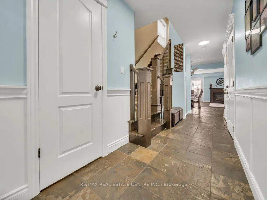 Photo 5 of 29 Amsterdam Crescent, Guelph, Pineridge/Westminster Woods — HOMEH