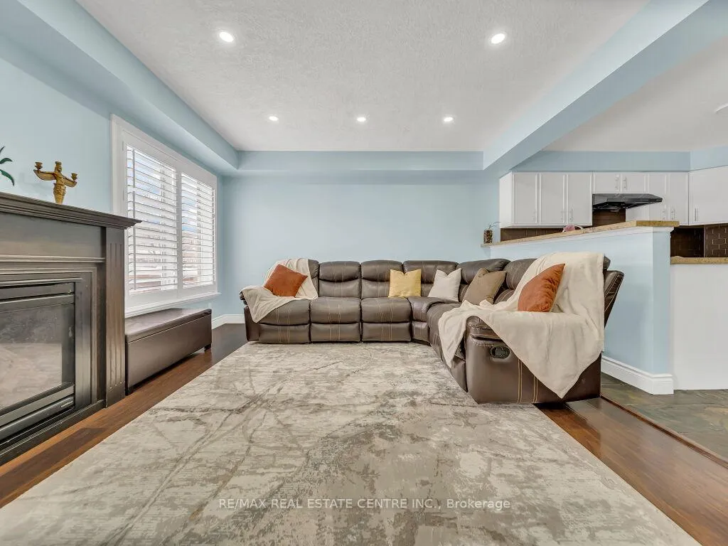 Photo 7 of 29 Amsterdam Crescent, Guelph, Pineridge/Westminster Woods — HOMEH