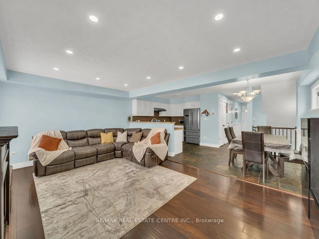 Photo 9 of 29 Amsterdam Crescent, Guelph, Pineridge/Westminster Woods — HOMEH