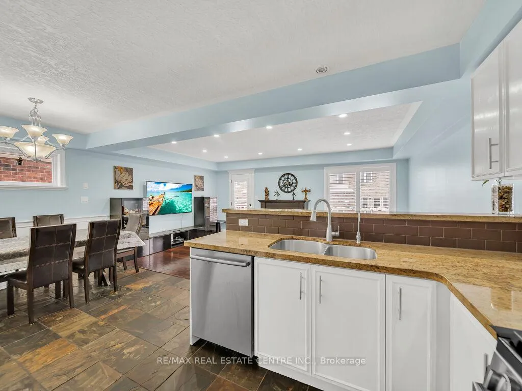 Photo 12 of 29 Amsterdam Crescent, Guelph, Pineridge/Westminster Woods — HOMEH