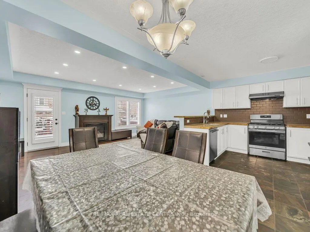Photo 15 of 29 Amsterdam Crescent, Guelph, Pineridge/Westminster Woods — HOMEH
