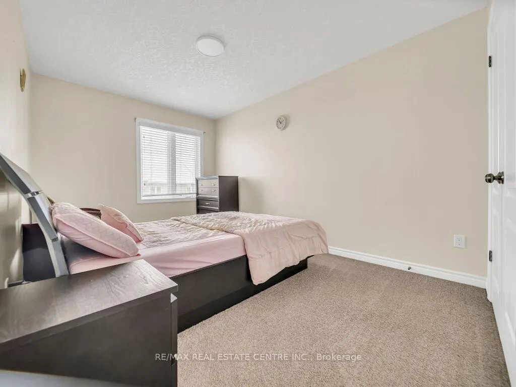 Photo 24 of 29 Amsterdam Crescent, Guelph, Pineridge/Westminster Woods — HOMEH