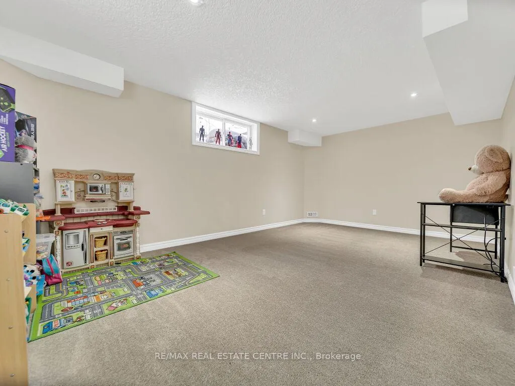 Photo 31 of 29 Amsterdam Crescent, Guelph, Pineridge/Westminster Woods — HOMEH