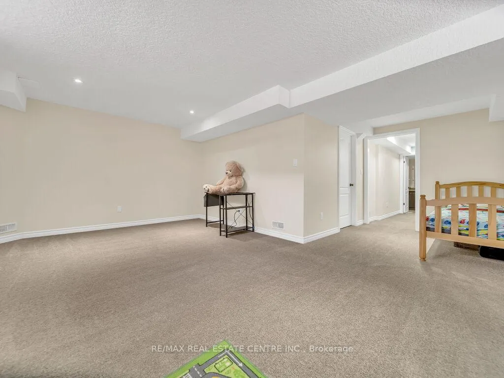 Photo 32 of 29 Amsterdam Crescent, Guelph, Pineridge/Westminster Woods — HOMEH