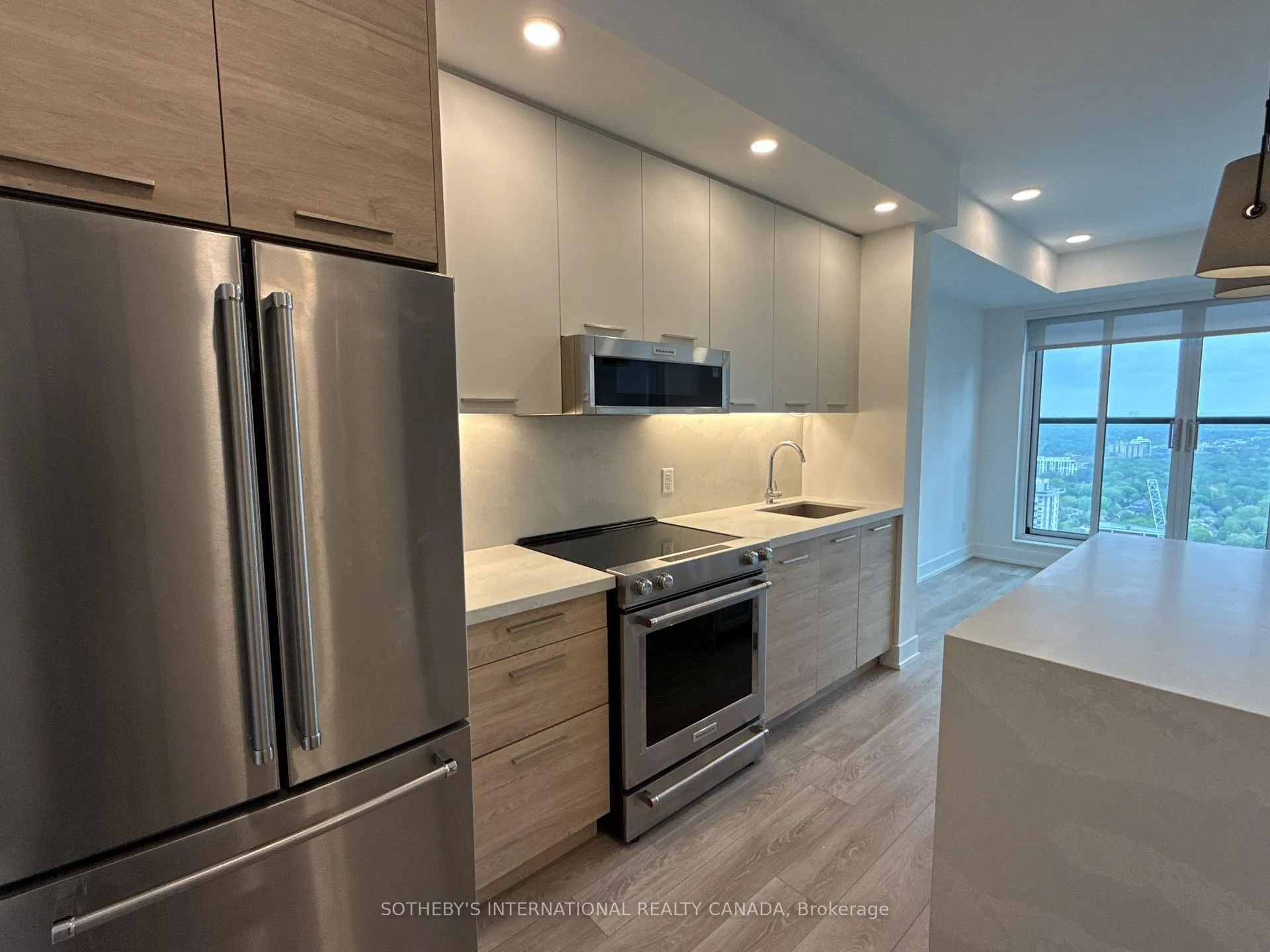Photo 3 of Unit 3608, 200 Redpath Avenue, Toronto, Mount Pleasant East — HOMEH