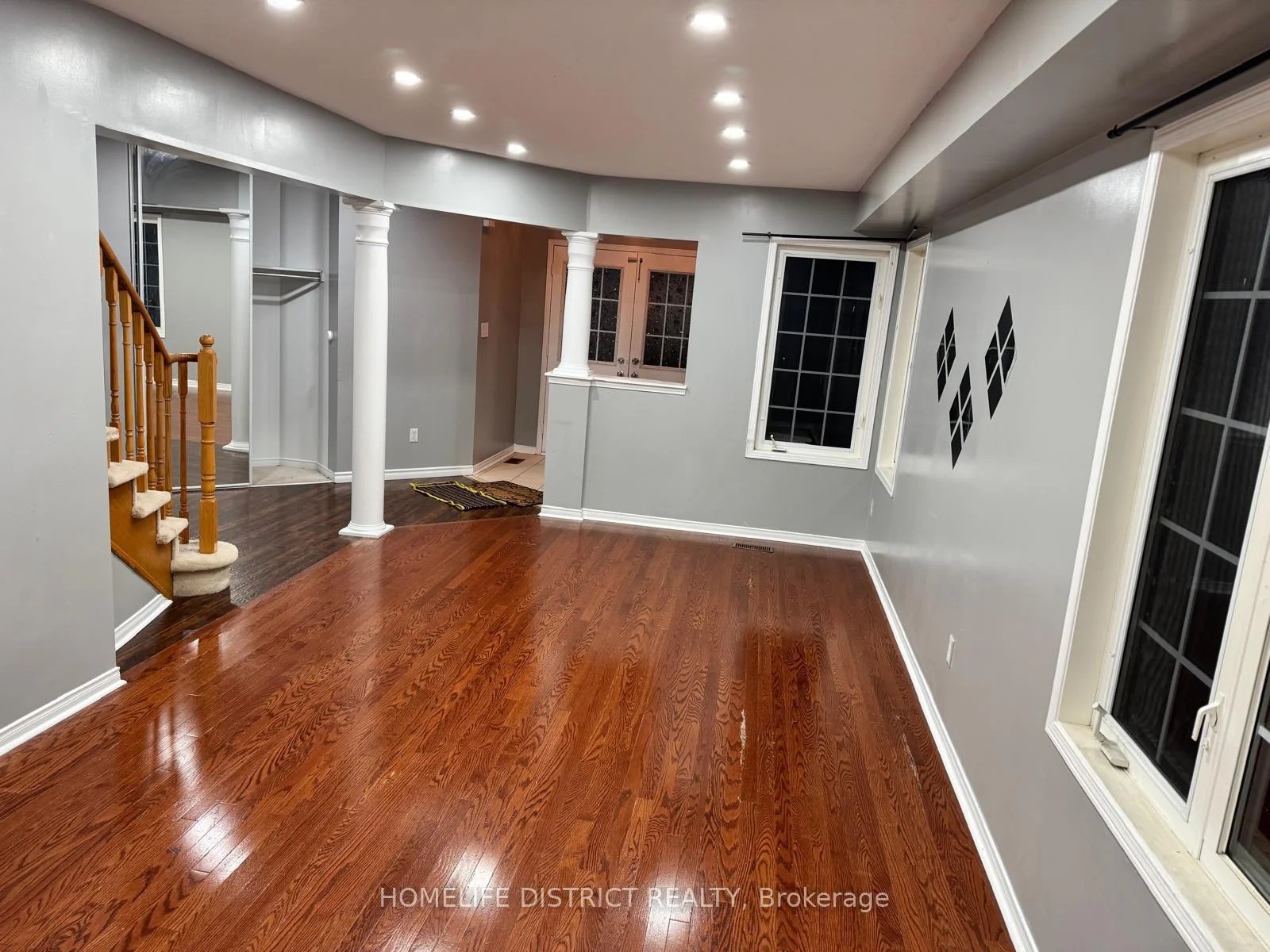 Photo 2 of 1100 Ashgrove Crescent, Oshawa, Pinecrest — HOMEH
