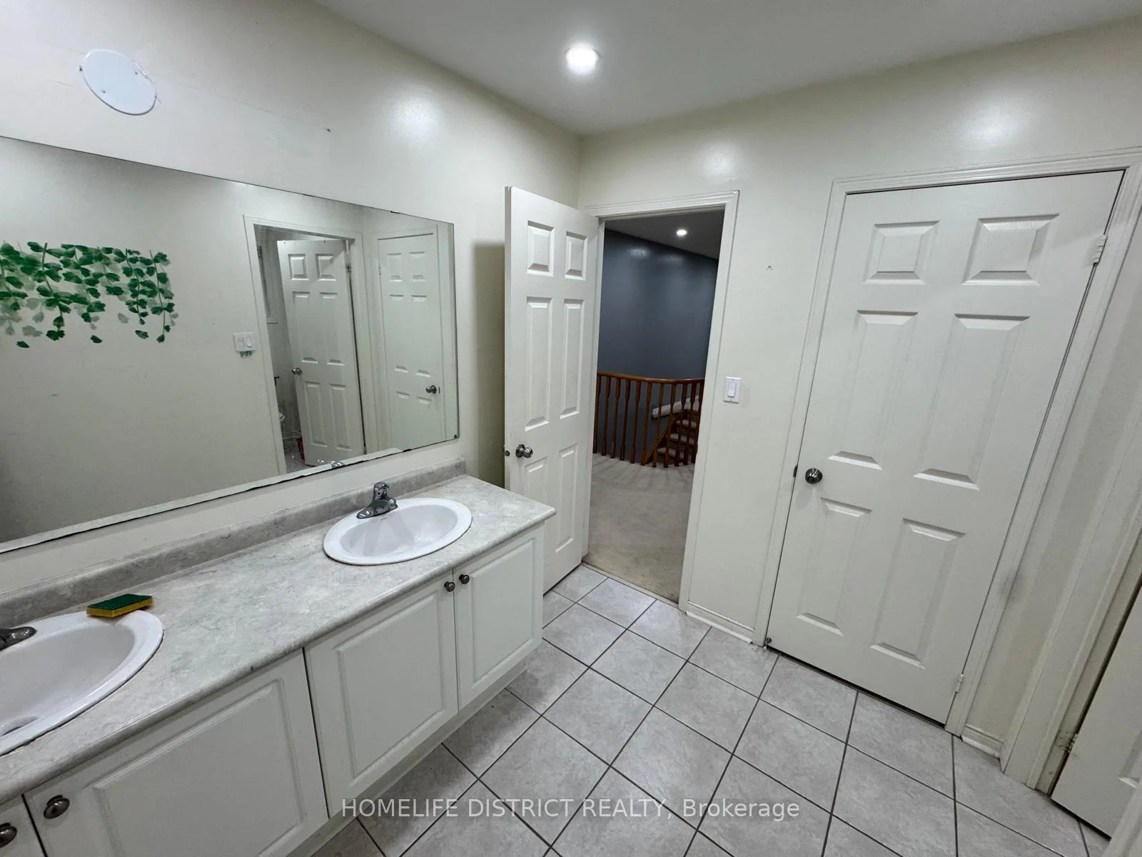 Photo 7 of 1100 Ashgrove Crescent, Oshawa, Pinecrest — HOMEH