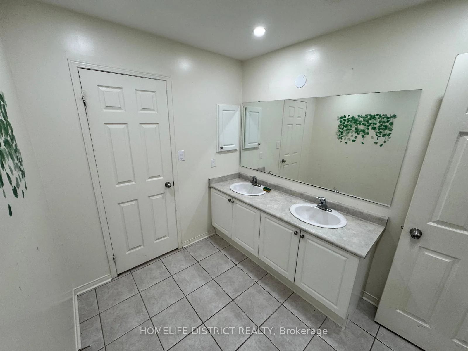 Photo 8 of 1100 Ashgrove Crescent, Oshawa, Pinecrest — HOMEH