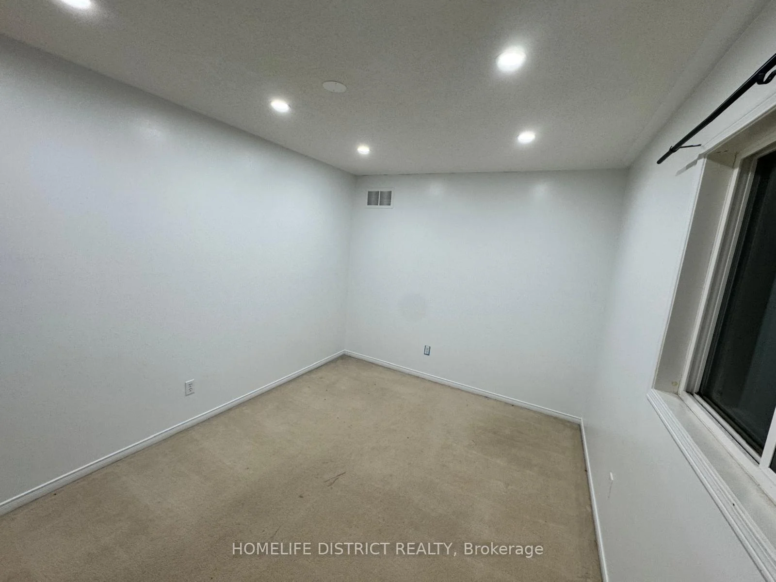 Photo 12 of 1100 Ashgrove Crescent, Oshawa, Pinecrest — HOMEH