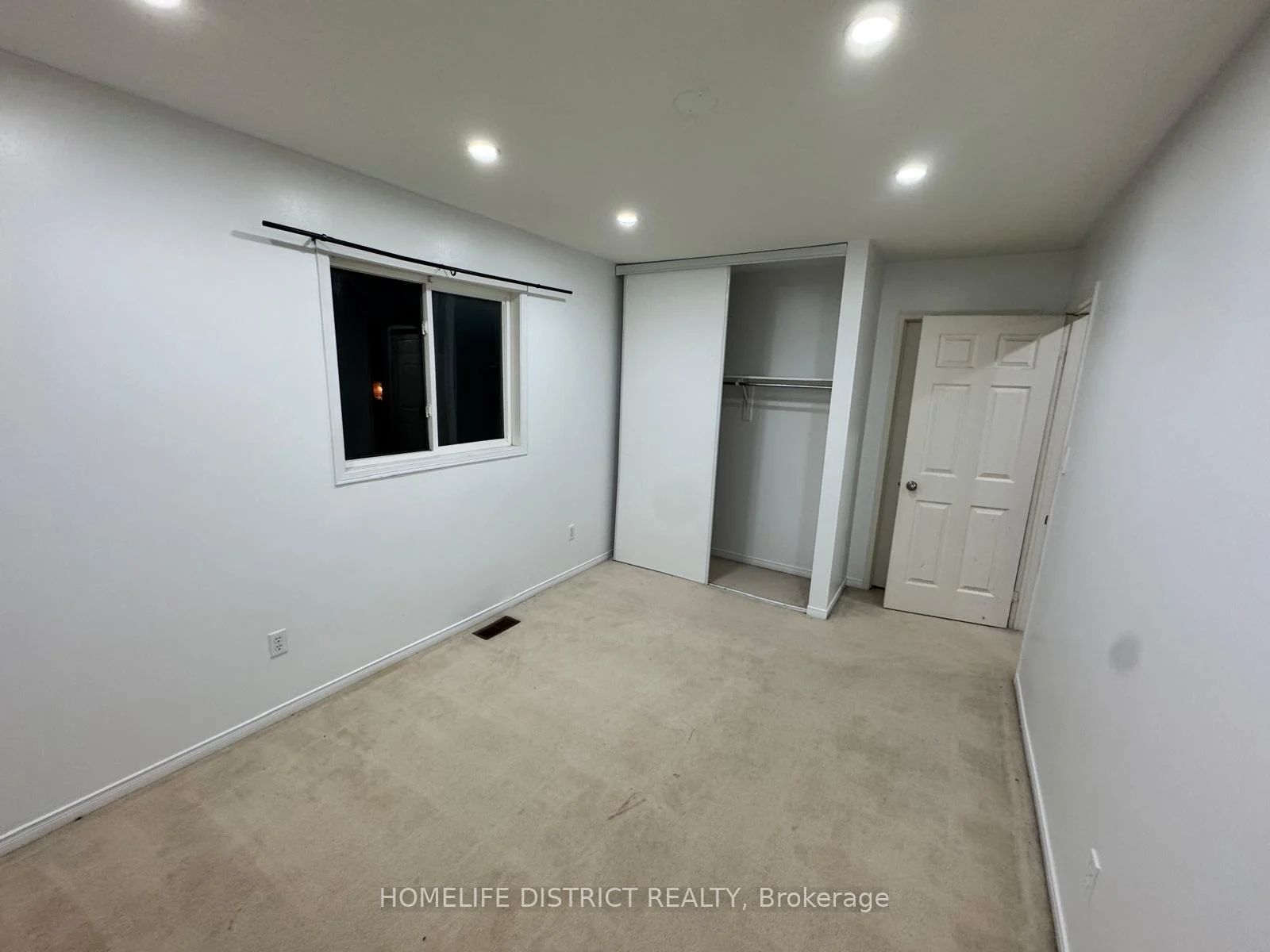 Photo 15 of 1100 Ashgrove Crescent, Oshawa, Pinecrest — HOMEH