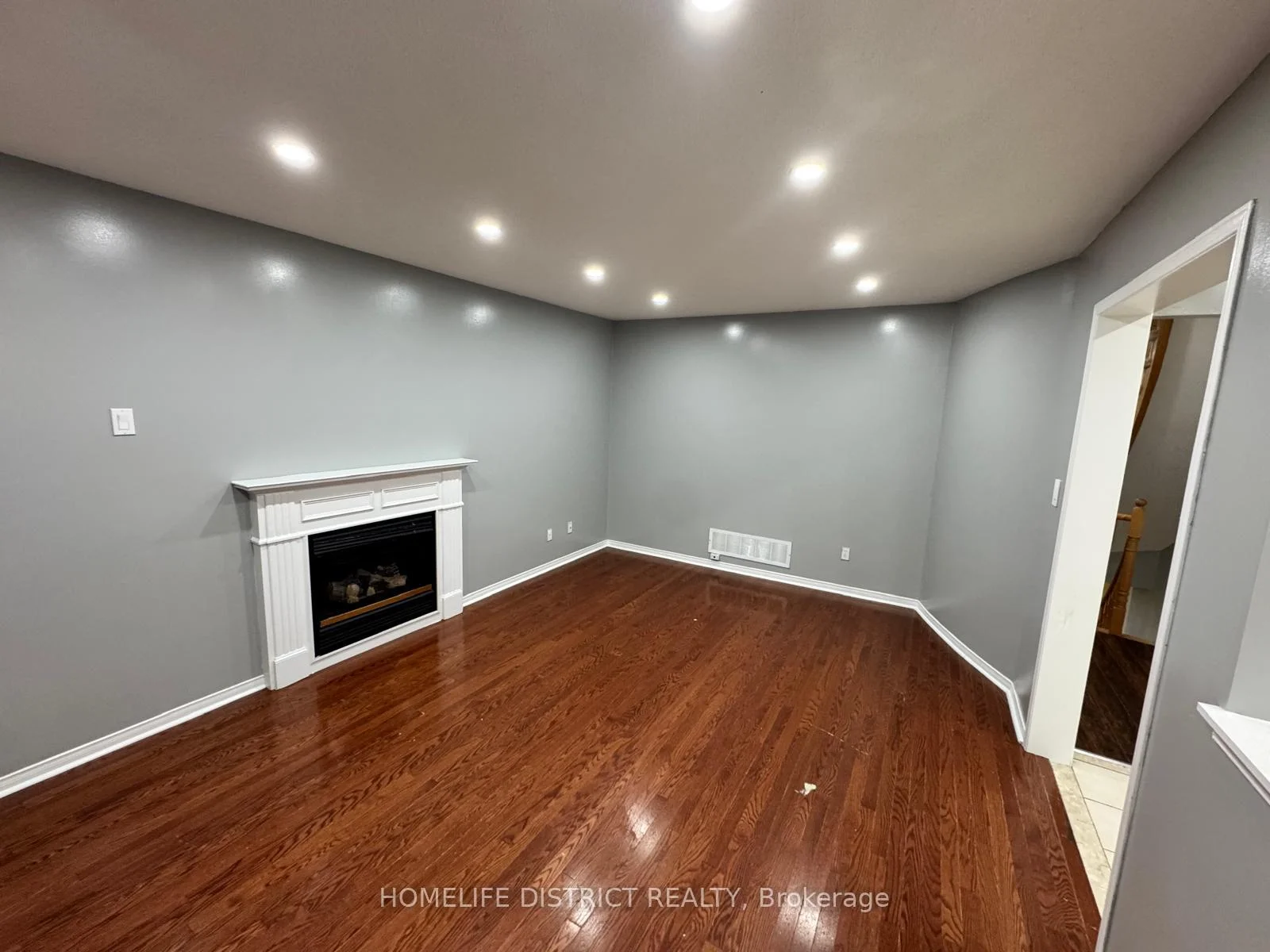 Photo 30 of 1100 Ashgrove Crescent, Oshawa, Pinecrest — HOMEH