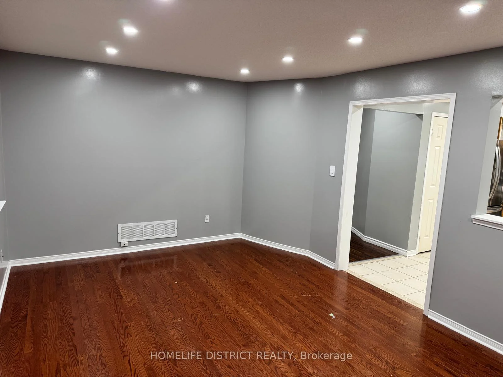 Photo 34 of 1100 Ashgrove Crescent, Oshawa, Pinecrest — HOMEH