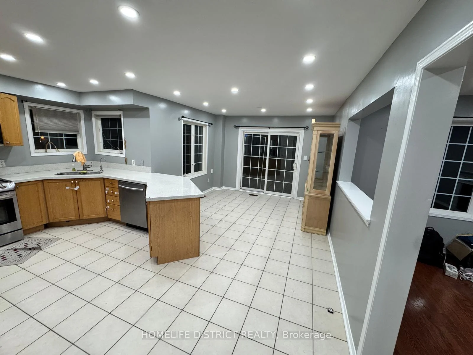 Photo 50 of 1100 Ashgrove Crescent, Oshawa, Pinecrest — HOMEH