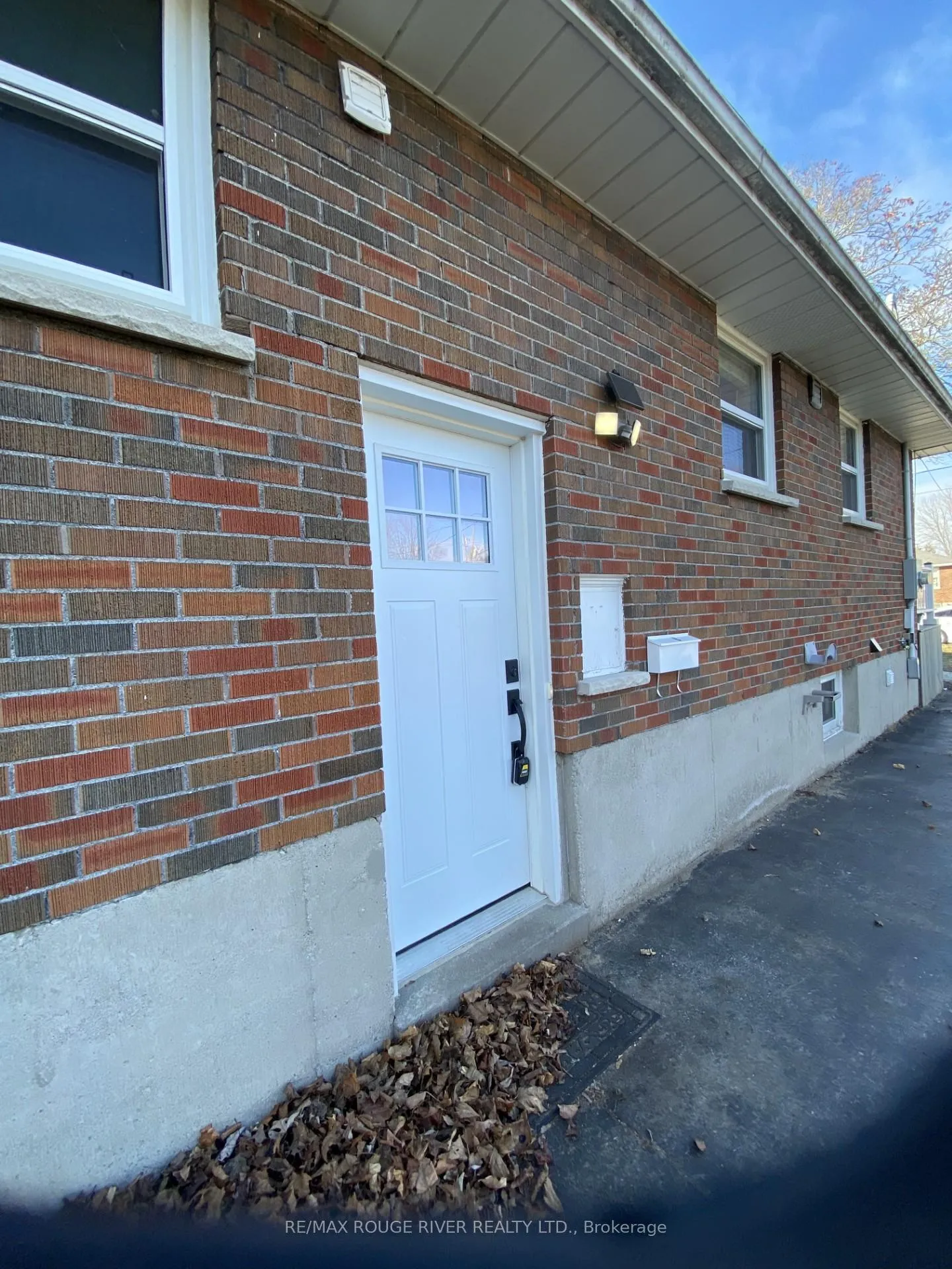 Photo 3 of 457 B Marion Street, Cobourg — HOMEH