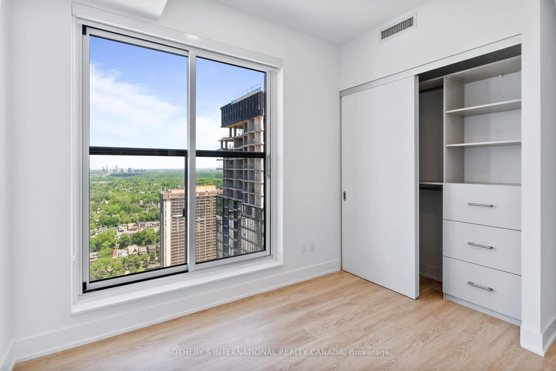 Photo 16 of Unit PH05, 200 Redpath Avenue, Toronto, Mount Pleasant East — HOMEH